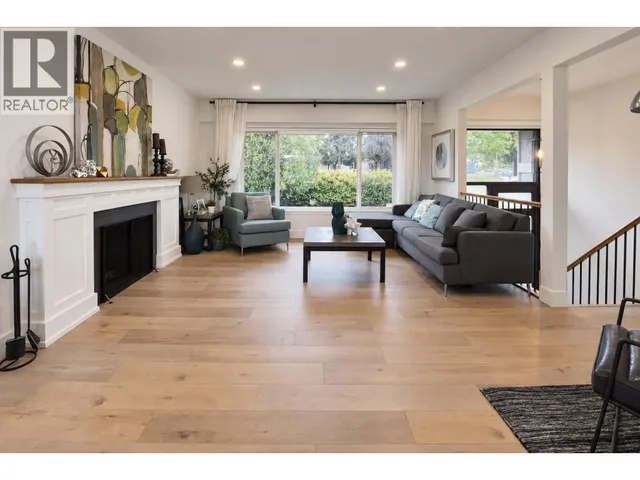 1070 STRATFORD AVENUE, Burnaby 3