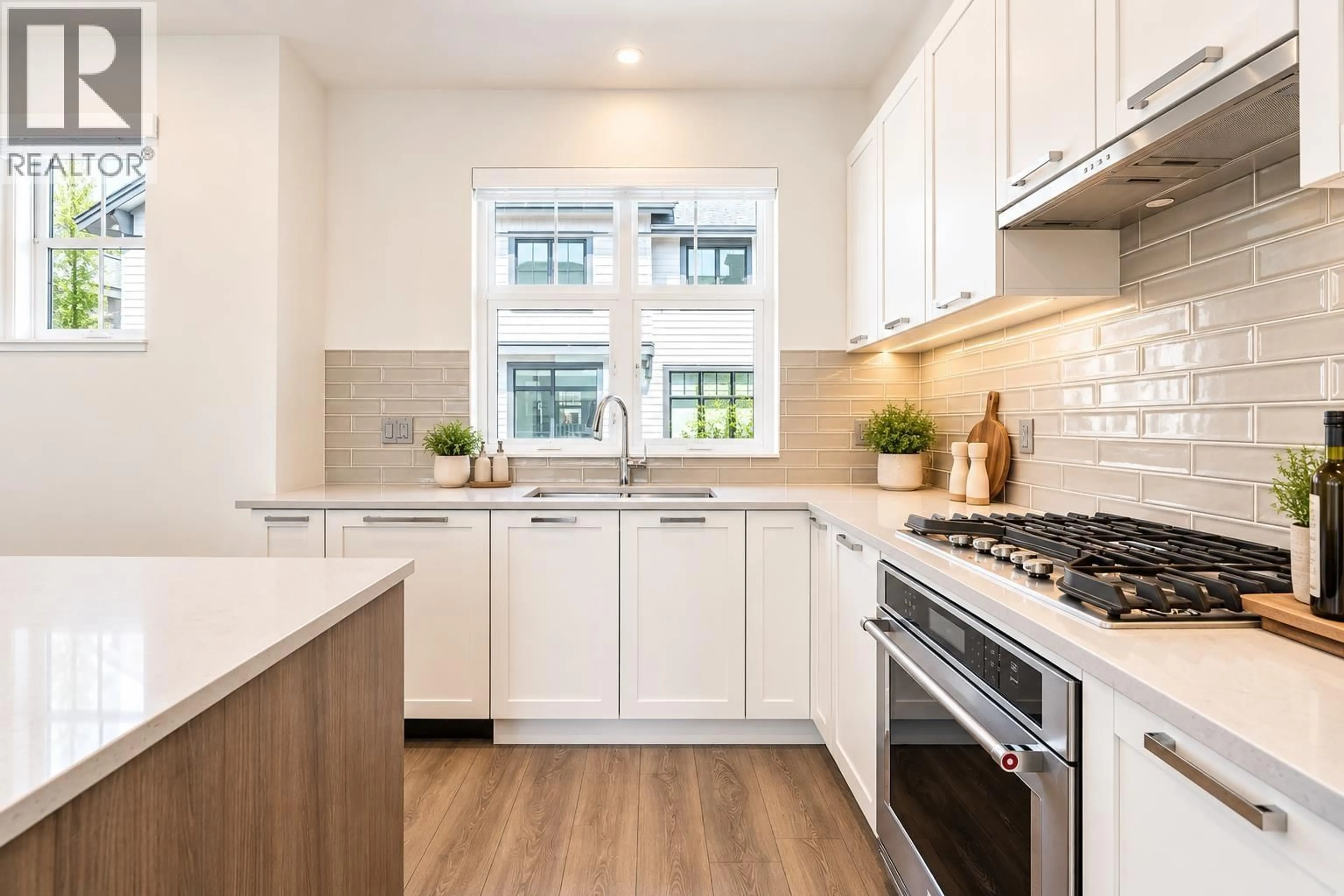 Open concept kitchen, ceramic/tile floor for 127 - 1310 MITCHELL STREET, Coquitlam British Columbia V3E0T9