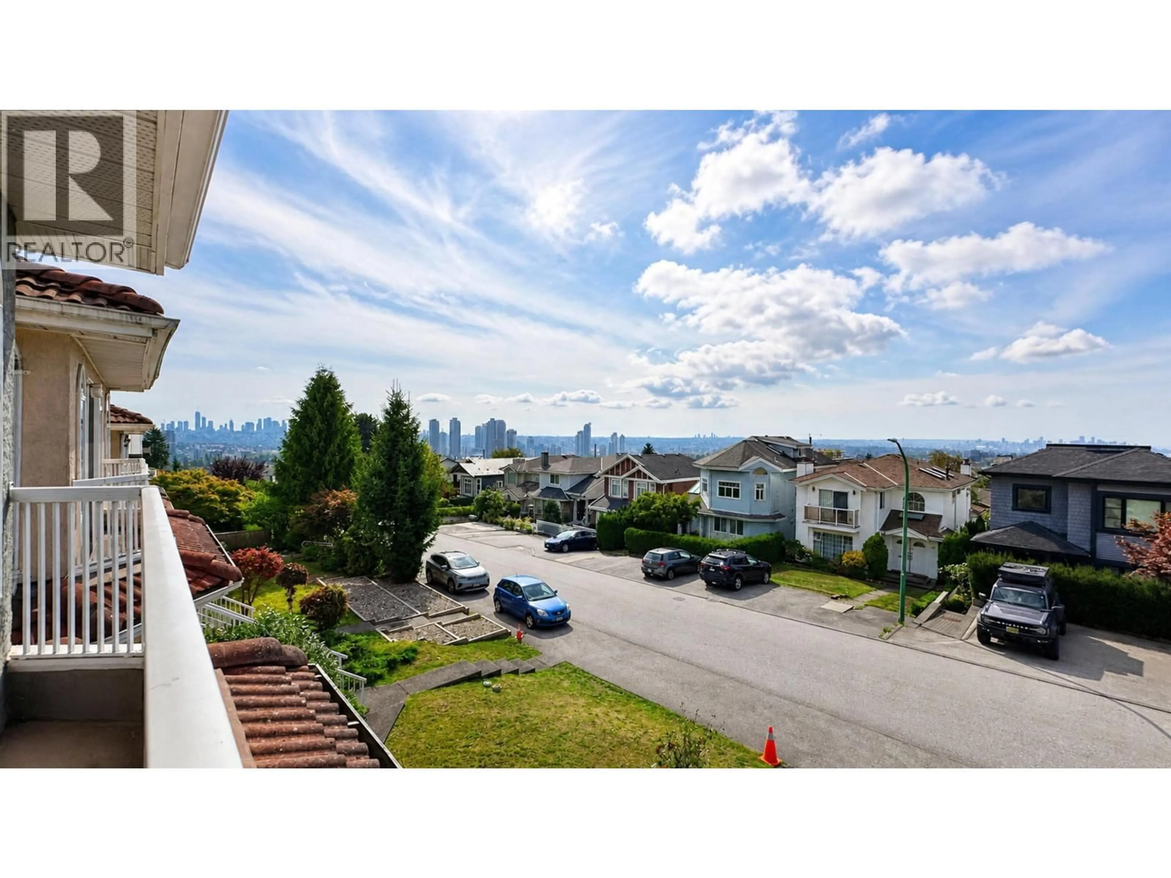 A pic from outside/outdoor area/front of a property/back of a property/a pic from drone, city buildings view from balcony for 26 RANELAGH AVENUE, Burnaby British Columbia V5B3N3