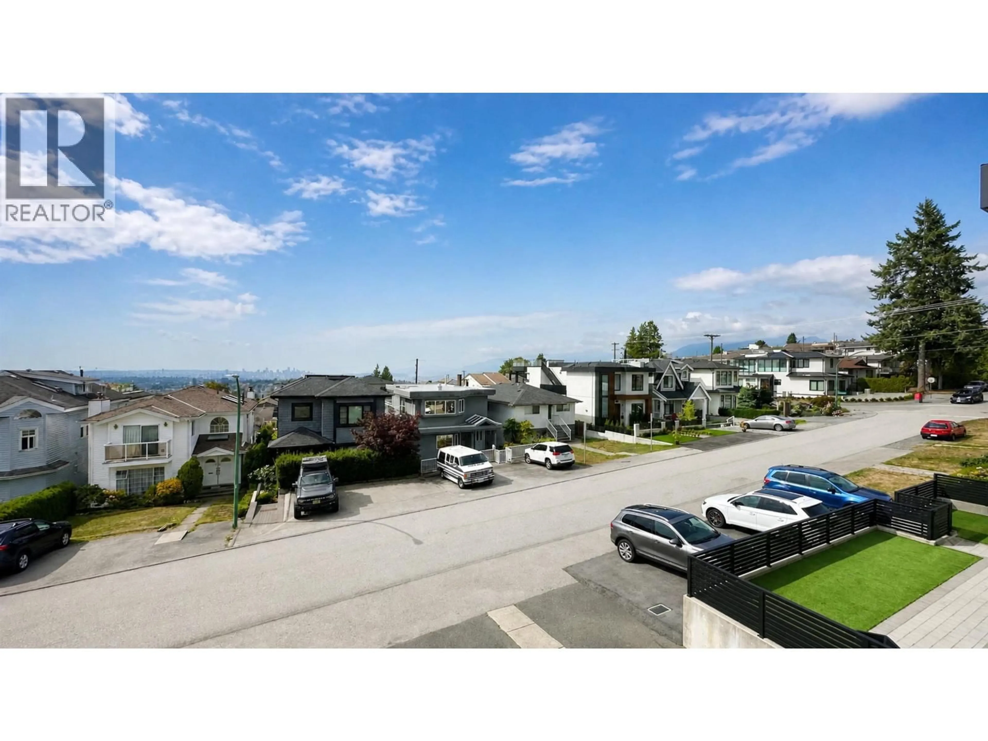 A pic from outside/outdoor area/front of a property/back of a property/a pic from drone, unknown for 26 RANELAGH AVENUE, Burnaby British Columbia V5B3N3