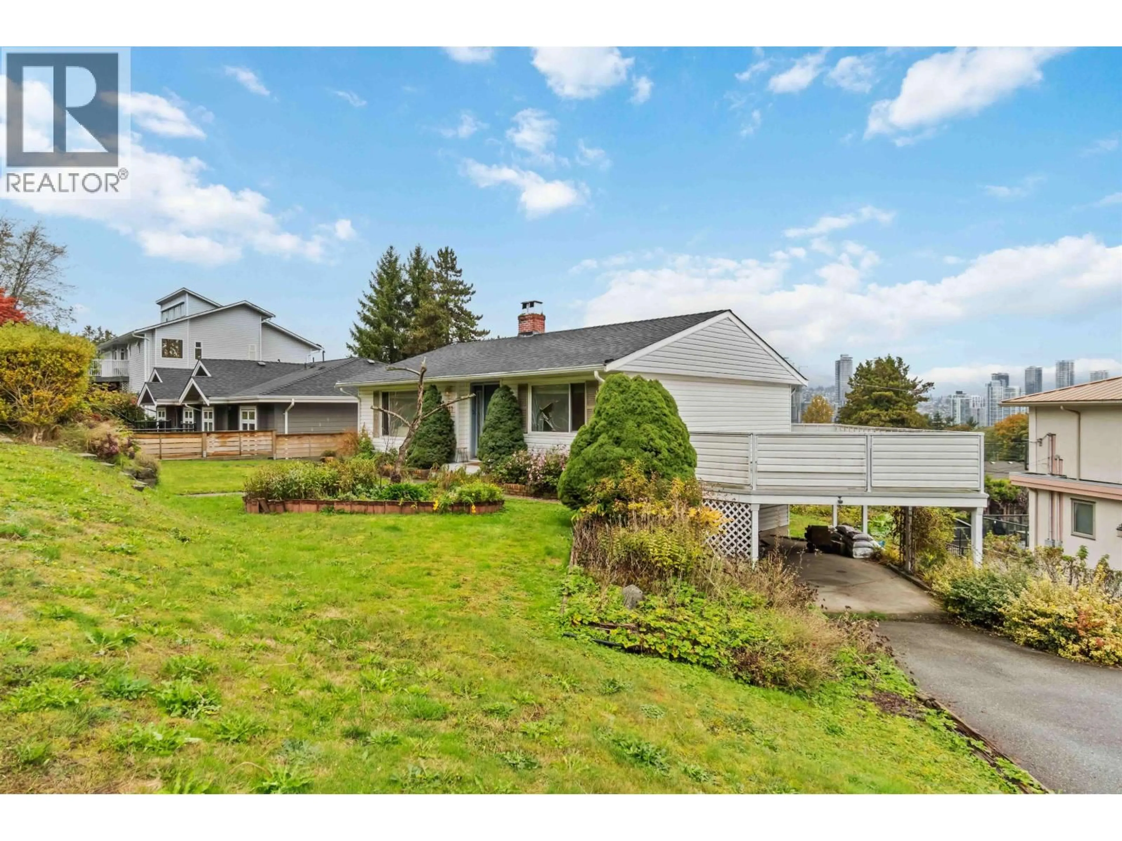 A pic from outside/outdoor area/front of a property/back of a property/a pic from drone, unknown for 4037 NITHSDALE STREET, Burnaby British Columbia V5G1P5