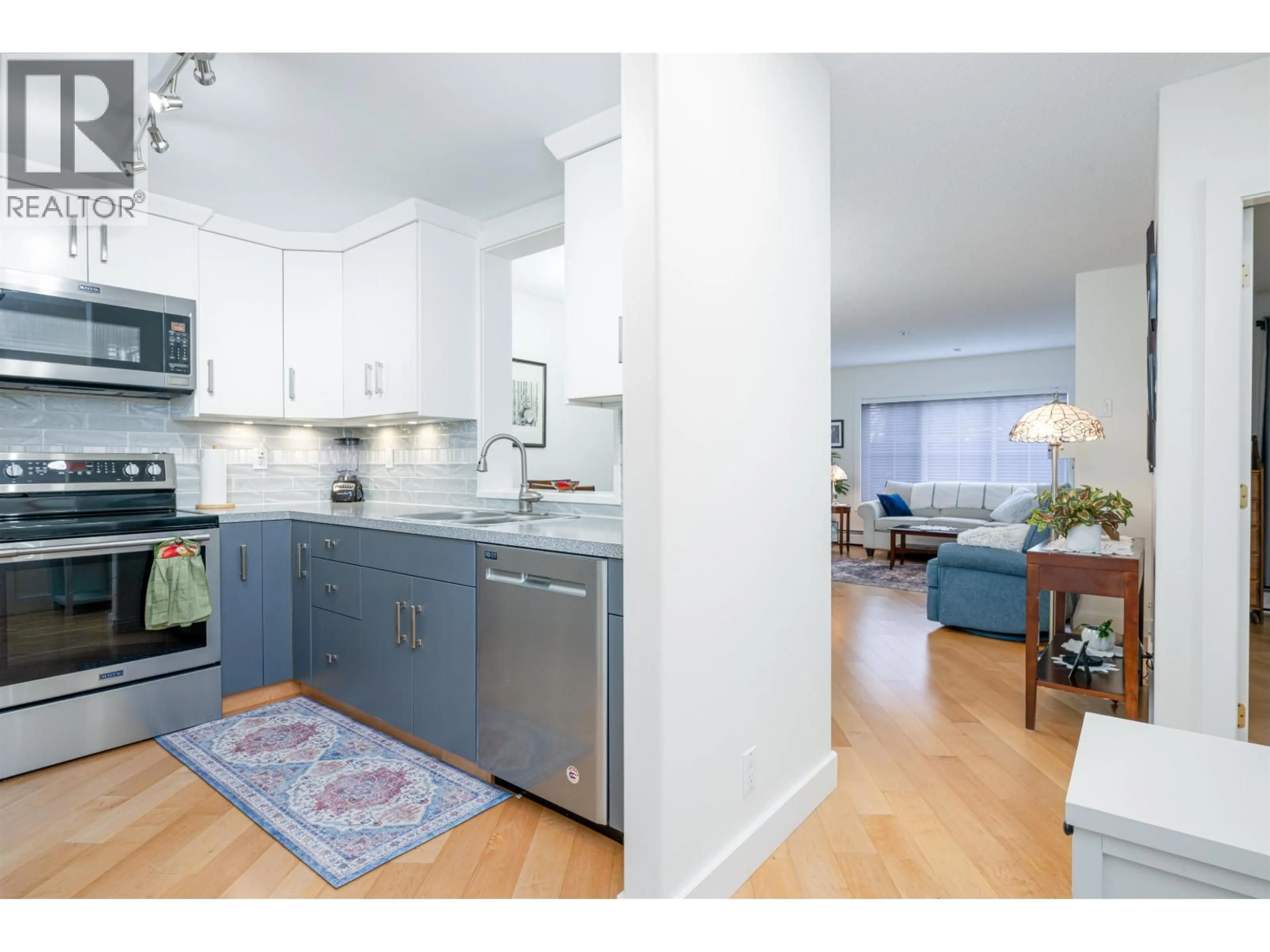 Open concept kitchen, unknown for 104 - 1638 6TH AVENUE, Prince George British Columbia V2L3N6