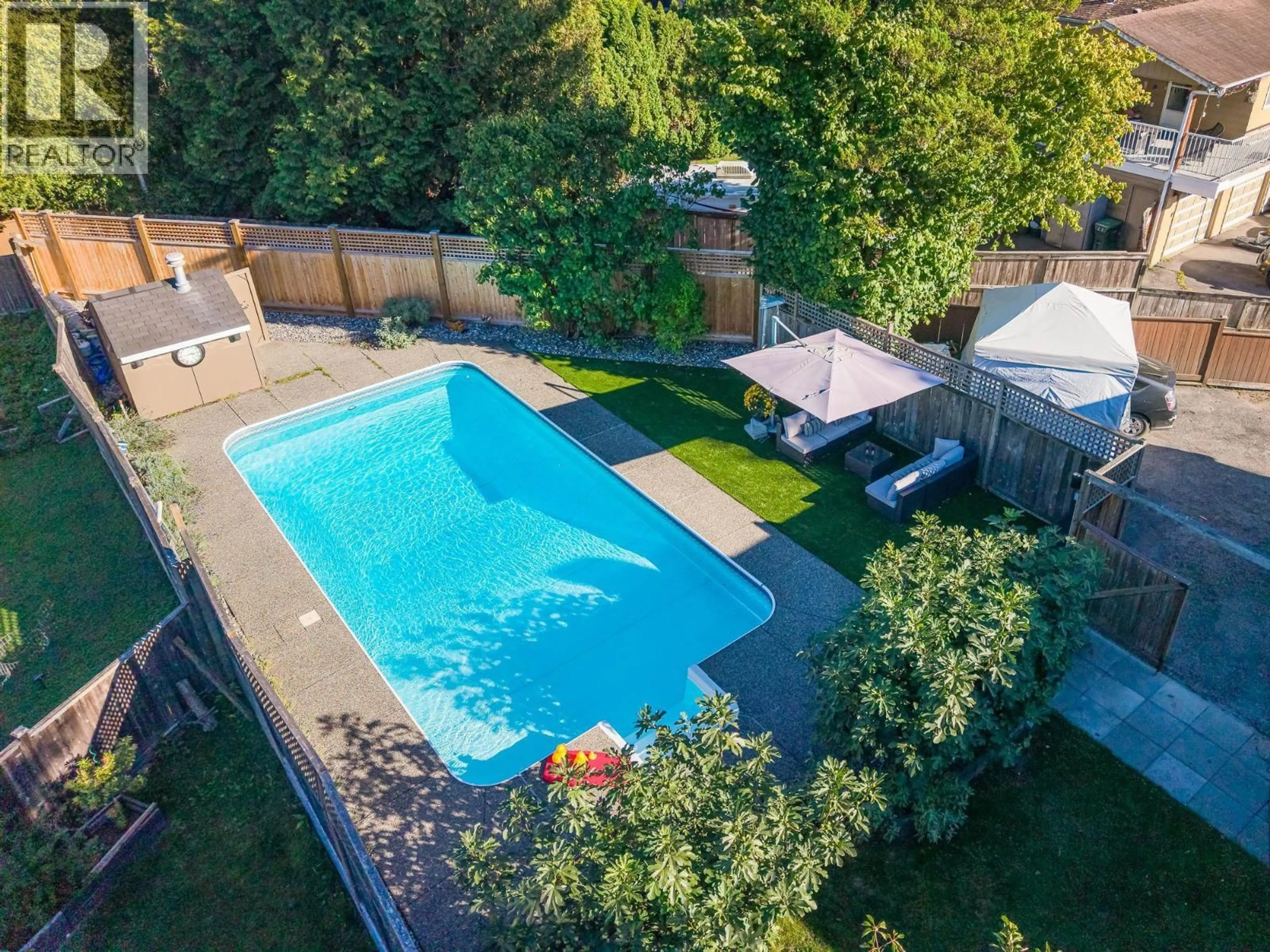A pic from outside/outdoor area/front of a property/back of a property/a pic from drone, unknown for 781 PINEMONT AVENUE, Port Coquitlam British Columbia V3B5B7
