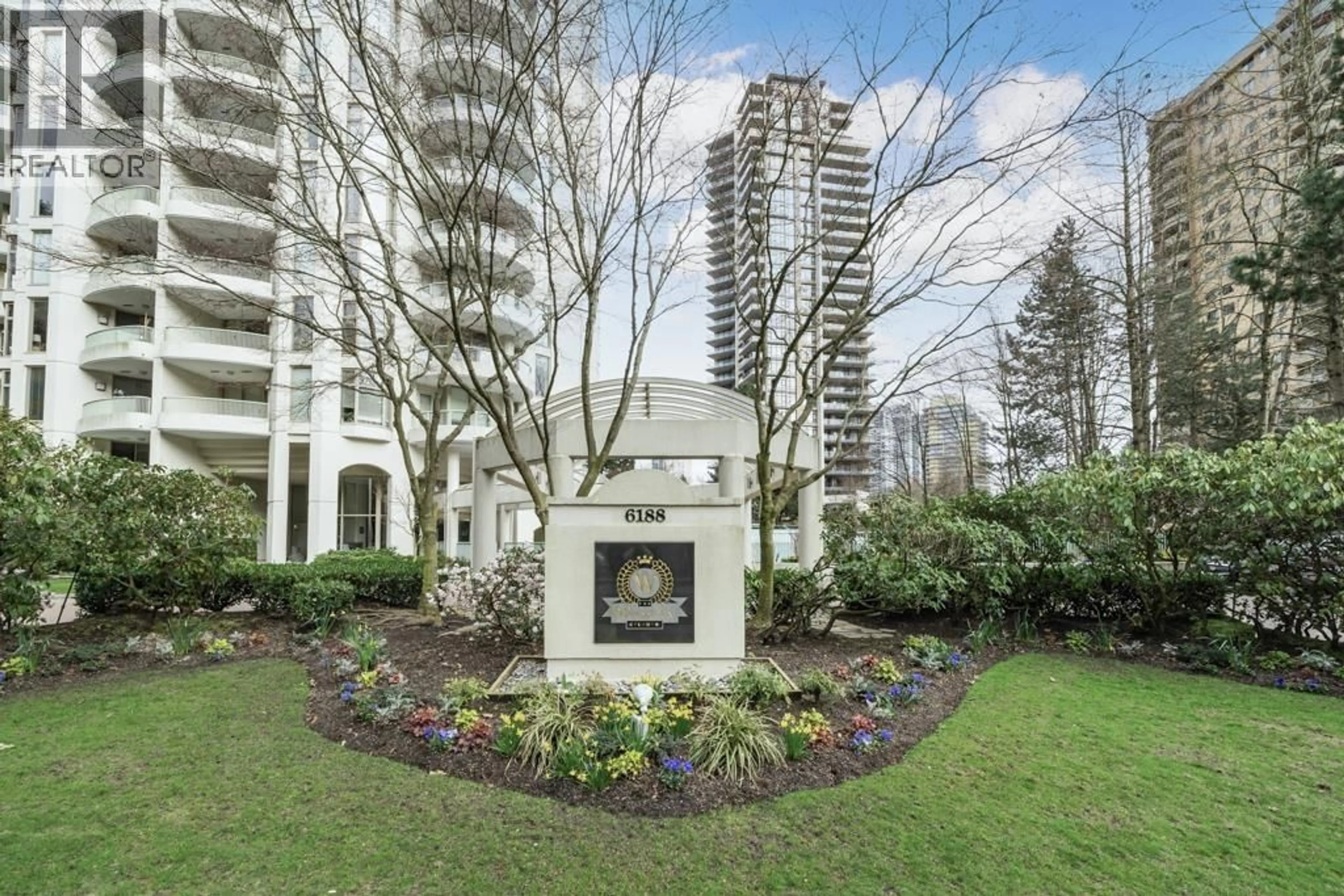 Patio, unknown for 1705 - 6188 PATTERSON AVENUE, Burnaby British Columbia V5H2N1