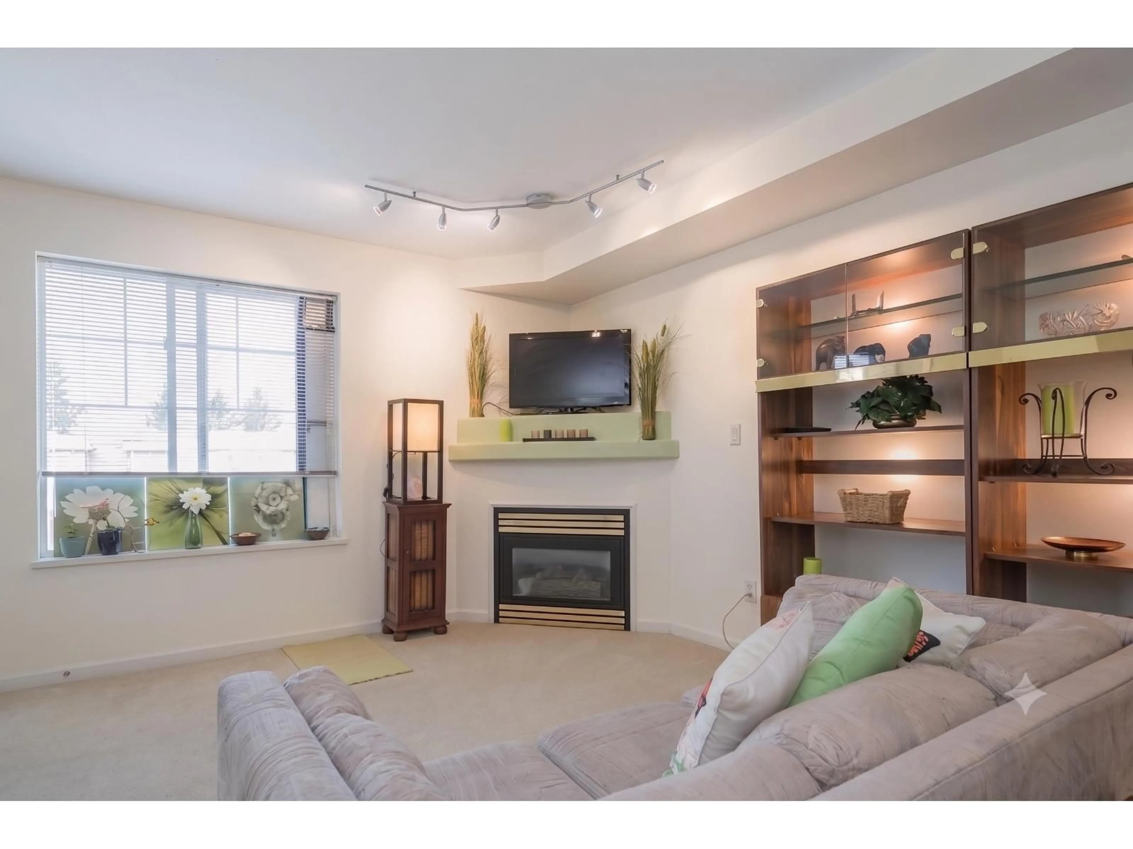 Living room with furniture, unknown for 303 - 20200 56 AVENUE, Langley British Columbia V3A8S1