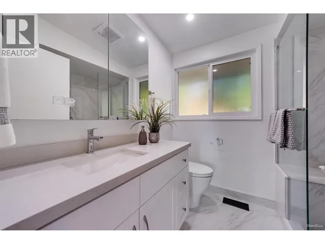 667 PLYMOUTH DRIVE, North Vancouver 2