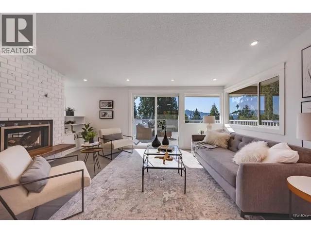 667 PLYMOUTH DRIVE, North Vancouver 4