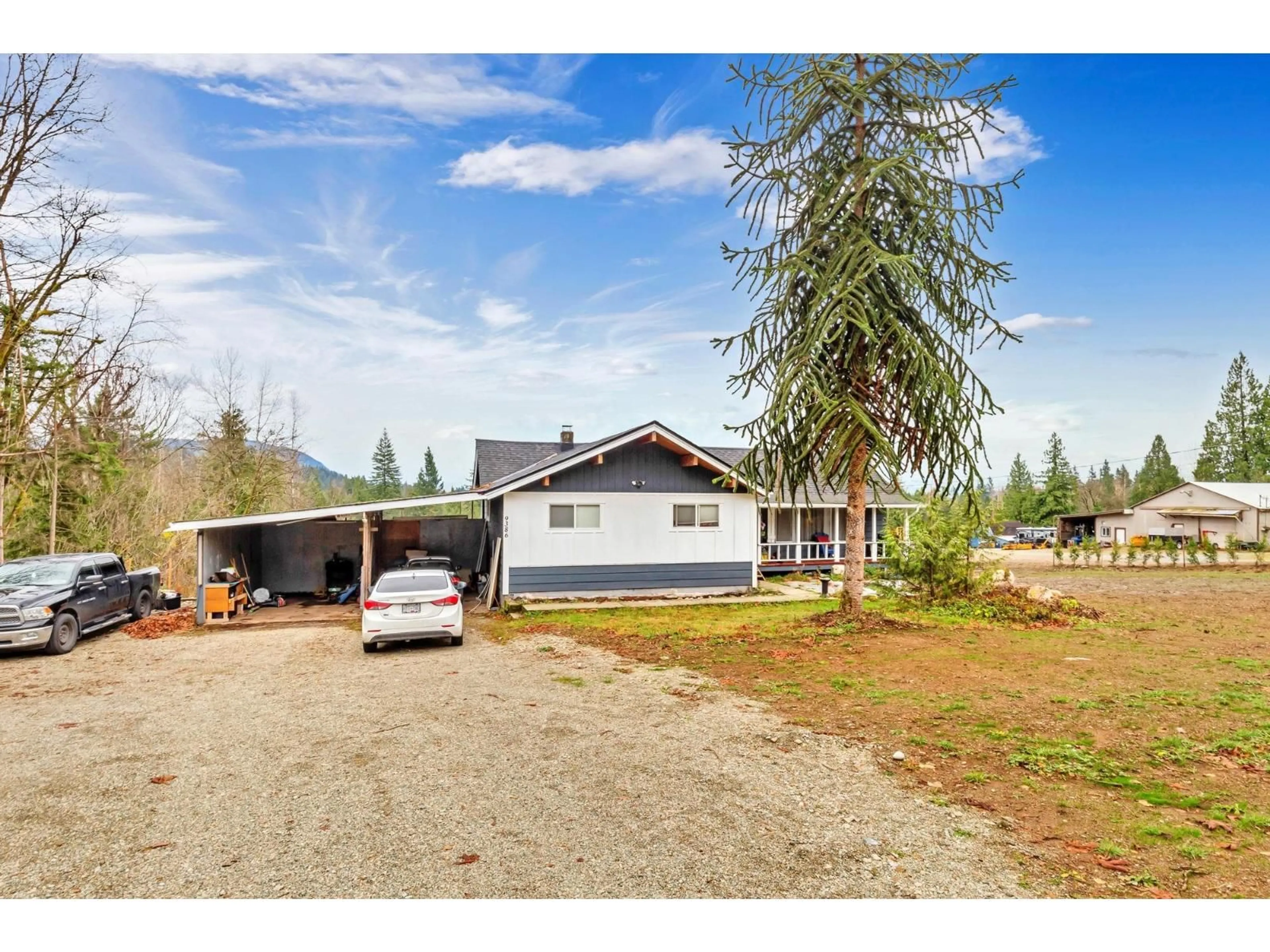 A pic from outside/outdoor area/front of a property/back of a property/a pic from drone, unknown for 9386 CLAY STREET, Mission British Columbia V4S1G2