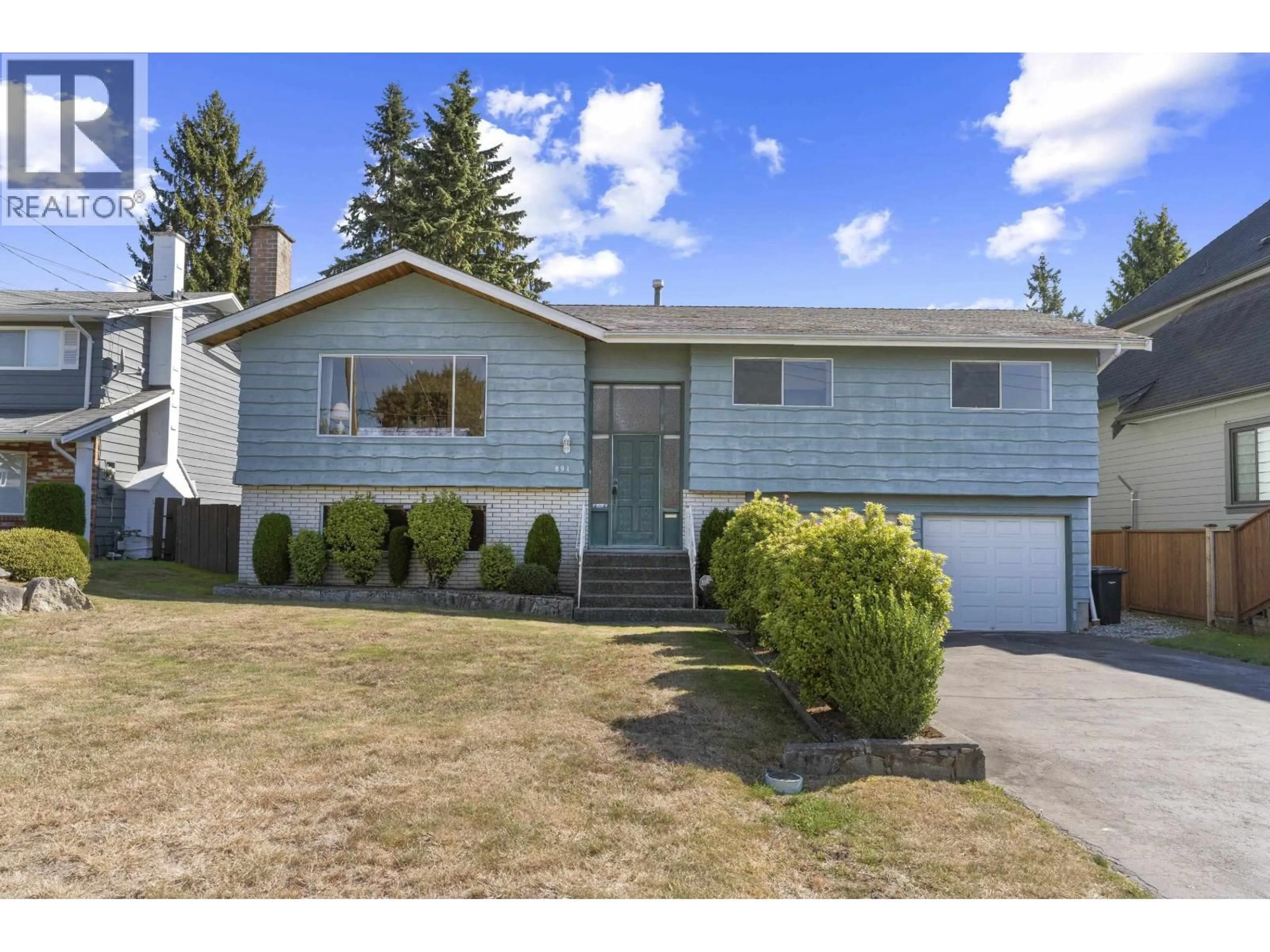 Home with vinyl exterior material, street for 891 JARVIS STREET, Coquitlam British Columbia V3J4Z8