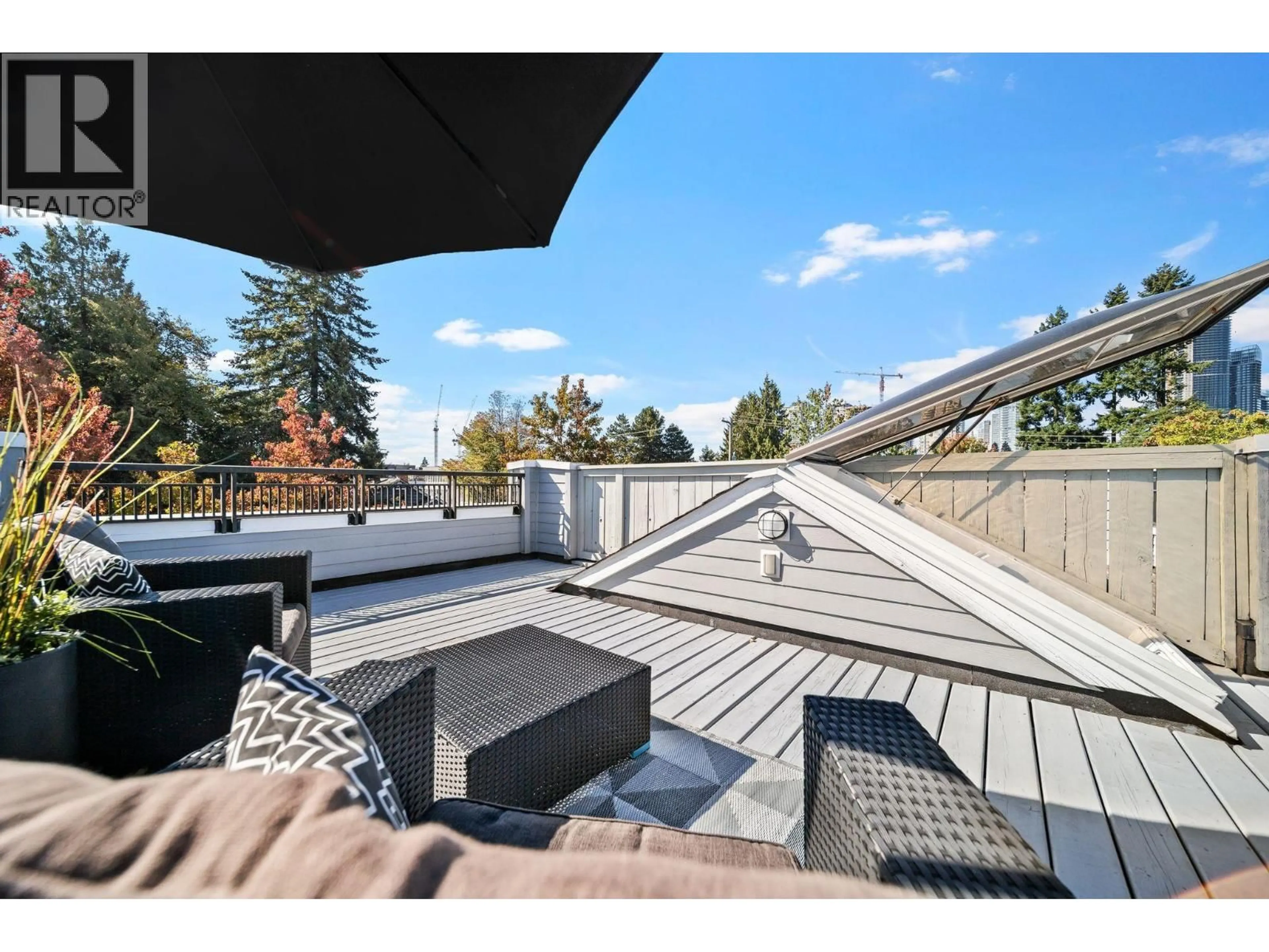 Patio, water/lake/river/ocean view for 44 - 6528 DENBIGH AVENUE, Burnaby British Columbia V5H3R8