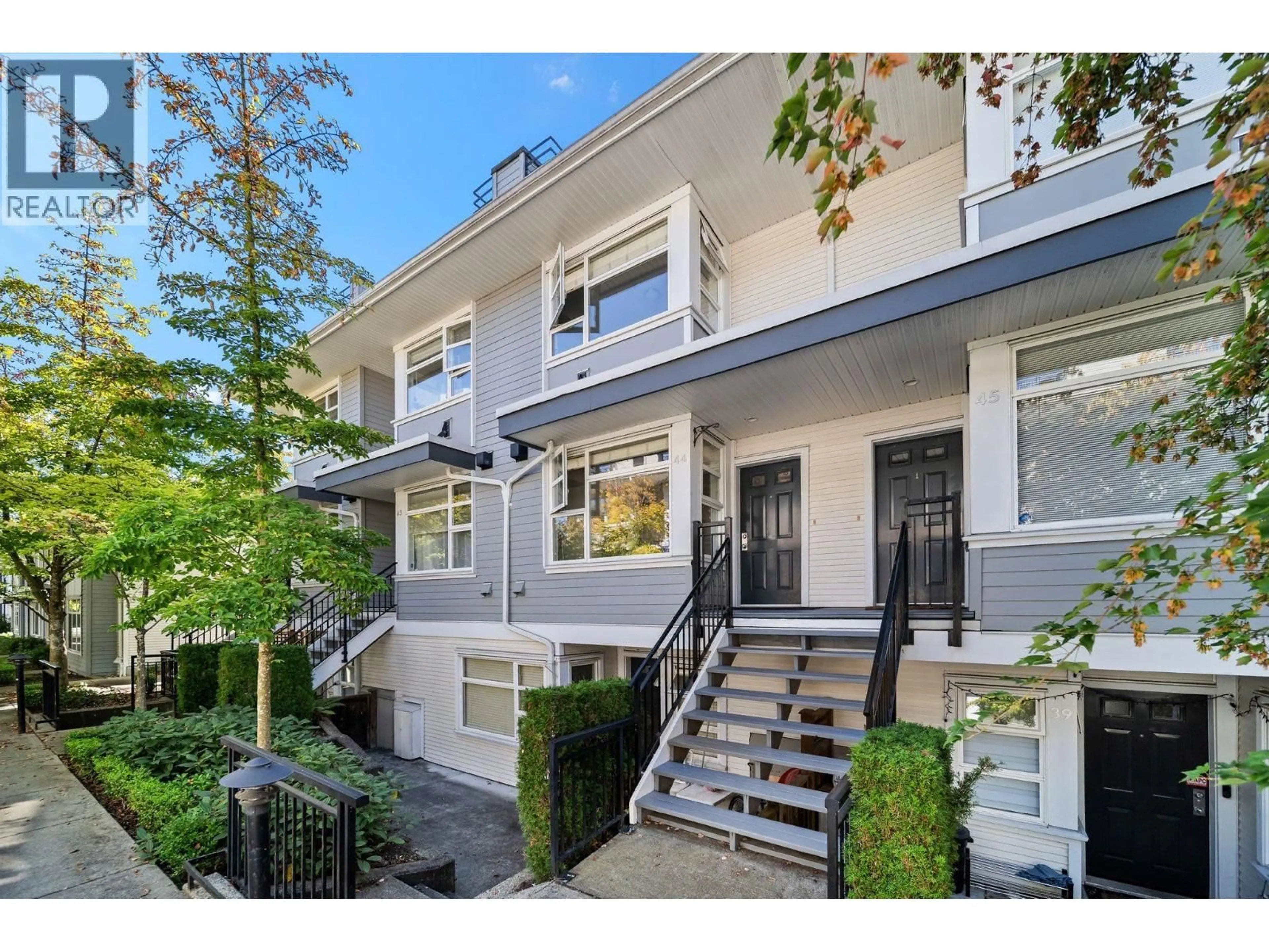 Unknown for 44 - 6528 DENBIGH AVENUE, Burnaby British Columbia V5H3R8