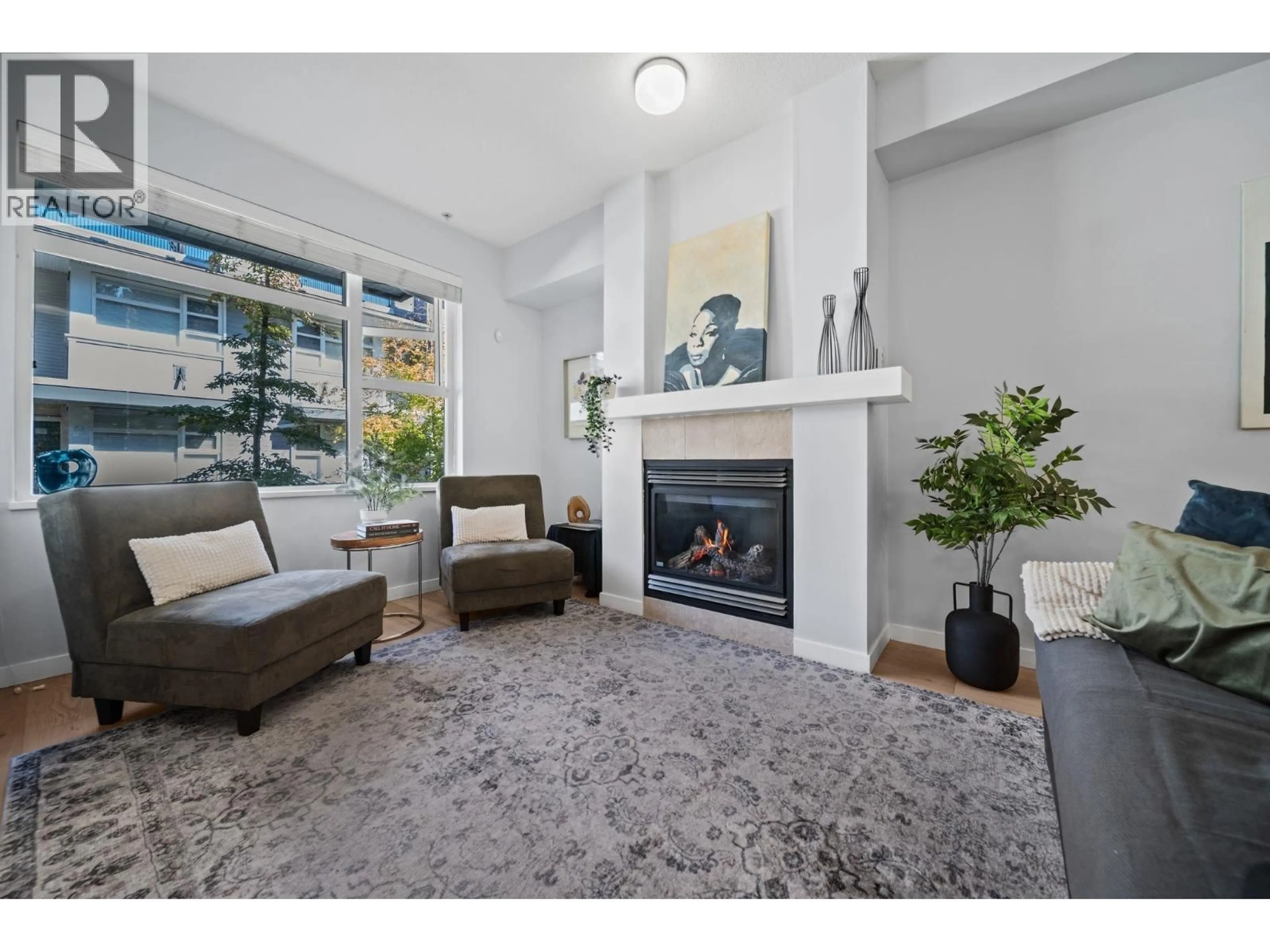 Living room with furniture, unknown for 44 - 6528 DENBIGH AVENUE, Burnaby British Columbia V5H3R8