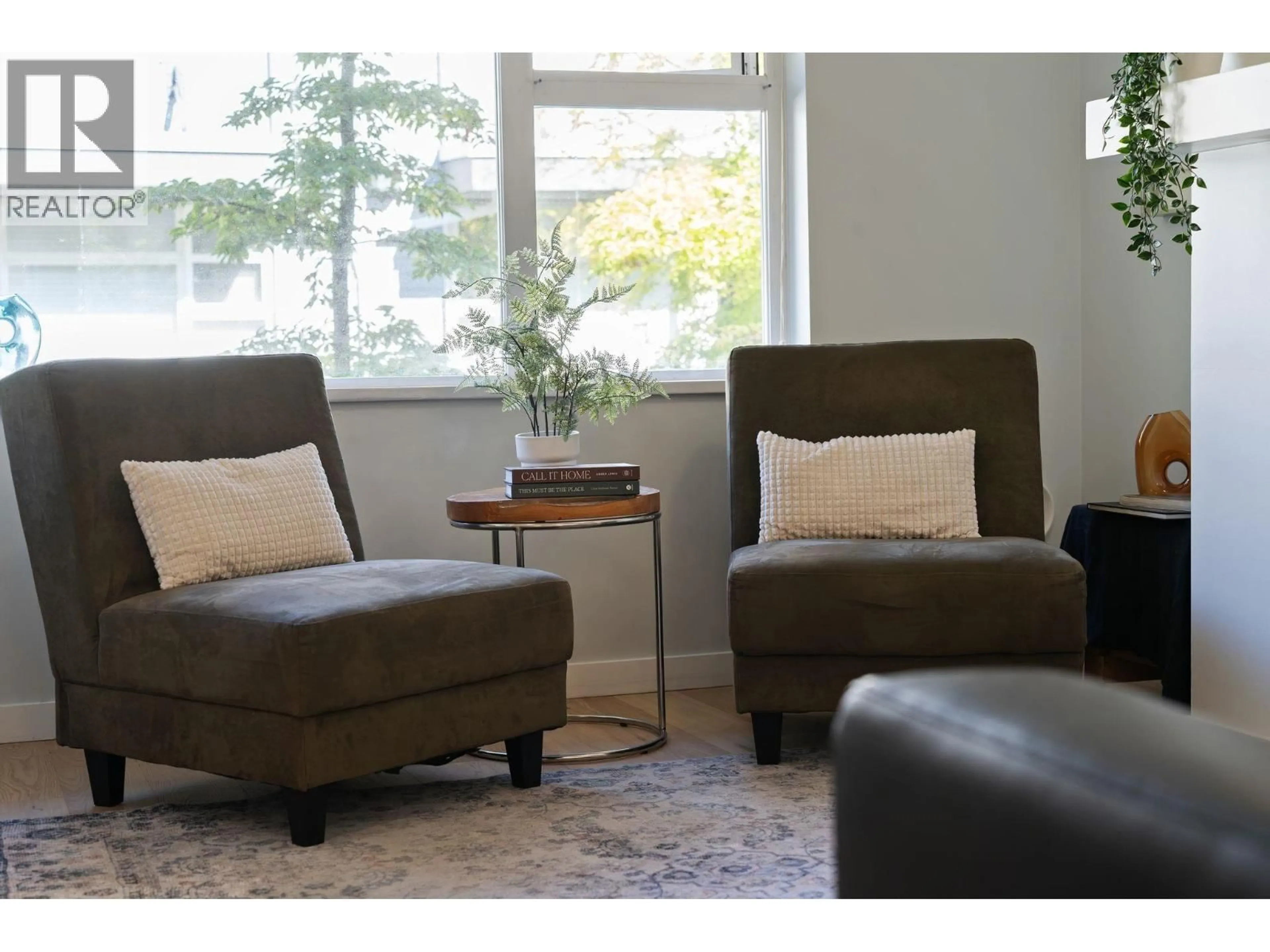 Living room with furniture, unknown for 44 - 6528 DENBIGH AVENUE, Burnaby British Columbia V5H3R8