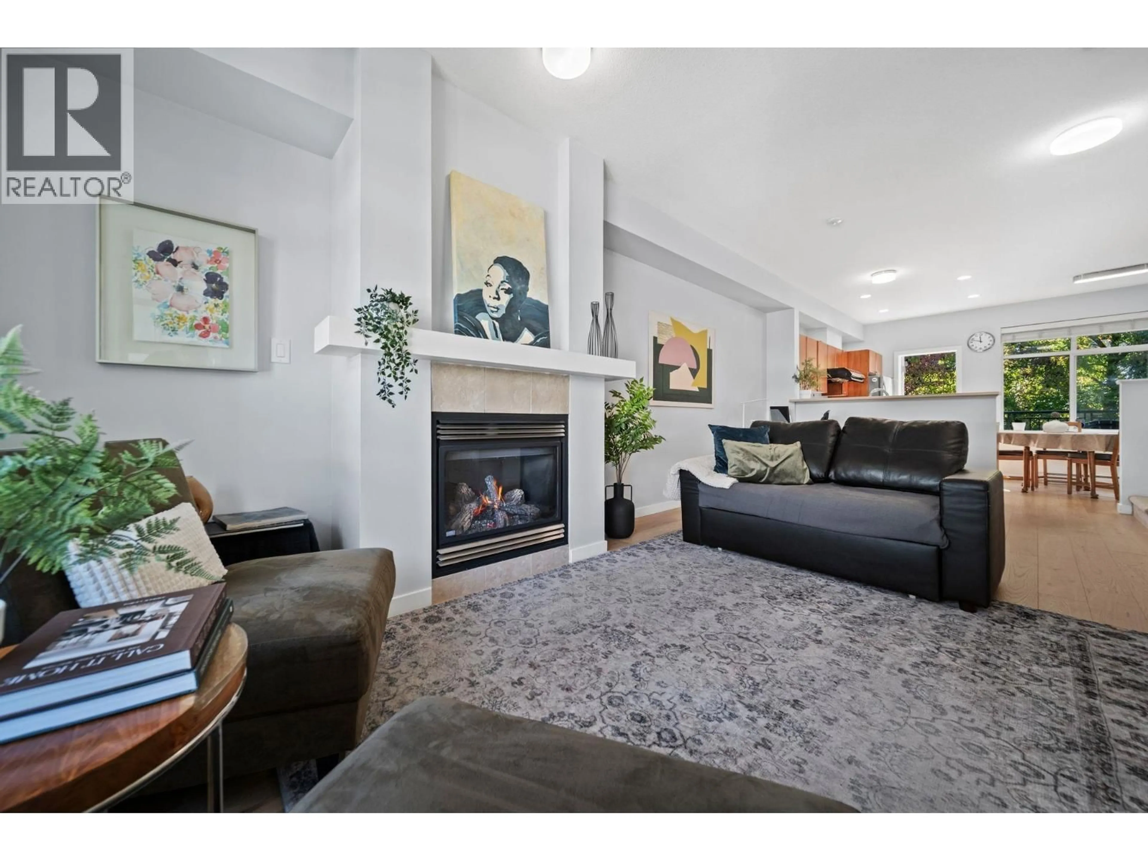 Living room with furniture, unknown for 44 - 6528 DENBIGH AVENUE, Burnaby British Columbia V5H3R8