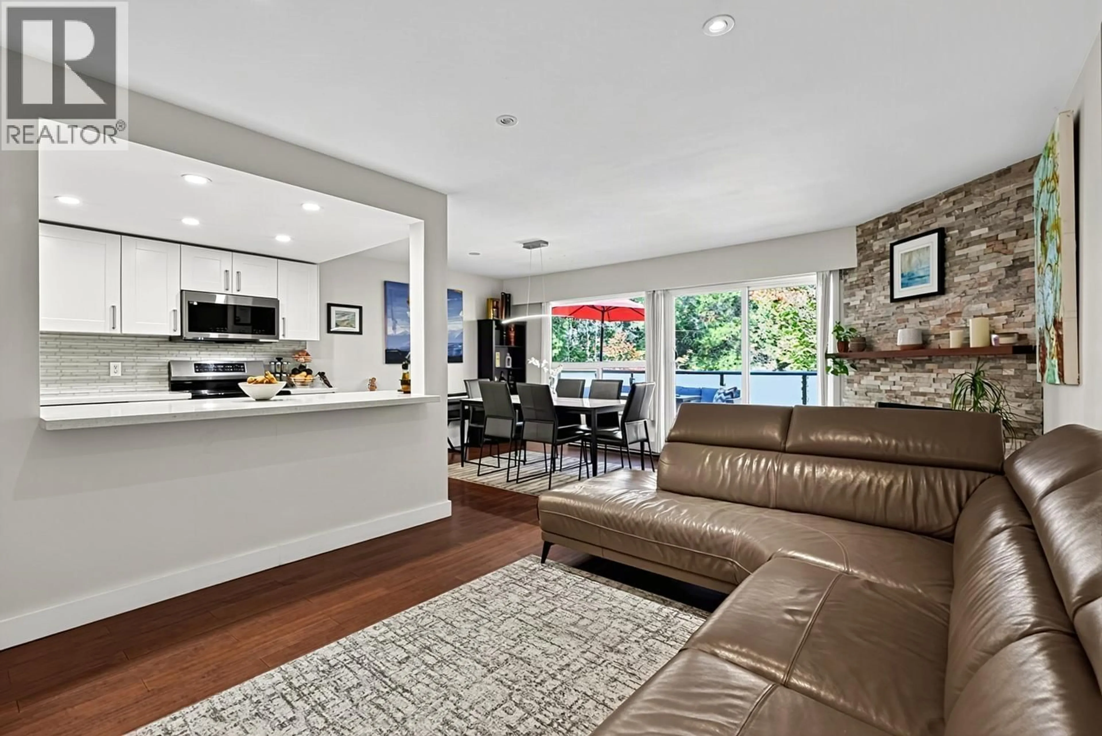 Open concept kitchen, unknown for 16 - 9151 FOREST GROVE DRIVE, Burnaby British Columbia V5A3Z5