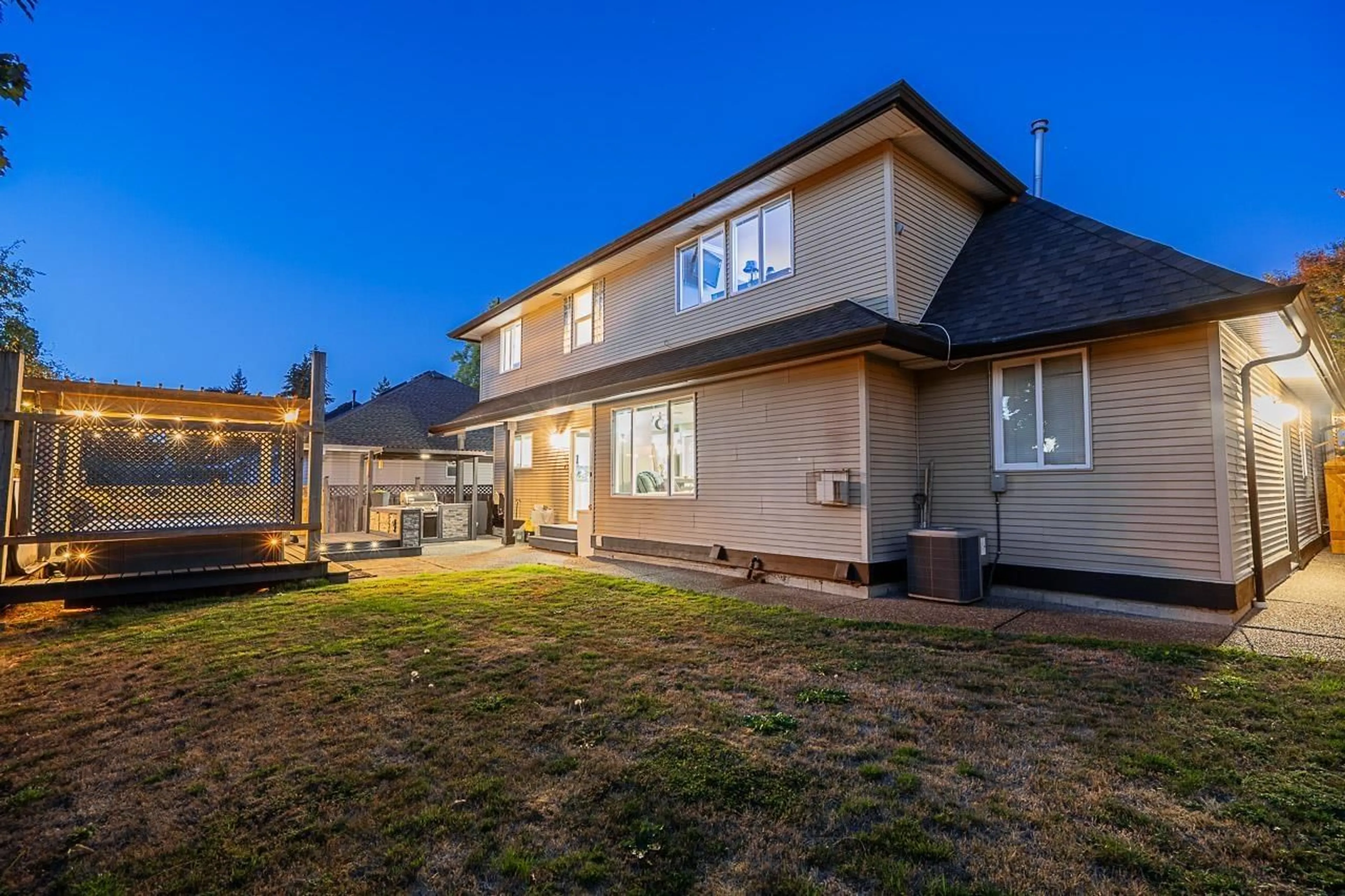 A pic from outside/outdoor area/front of a property/back of a property/a pic from drone, street for 6069 170 STREET, Surrey British Columbia V3S3Y7