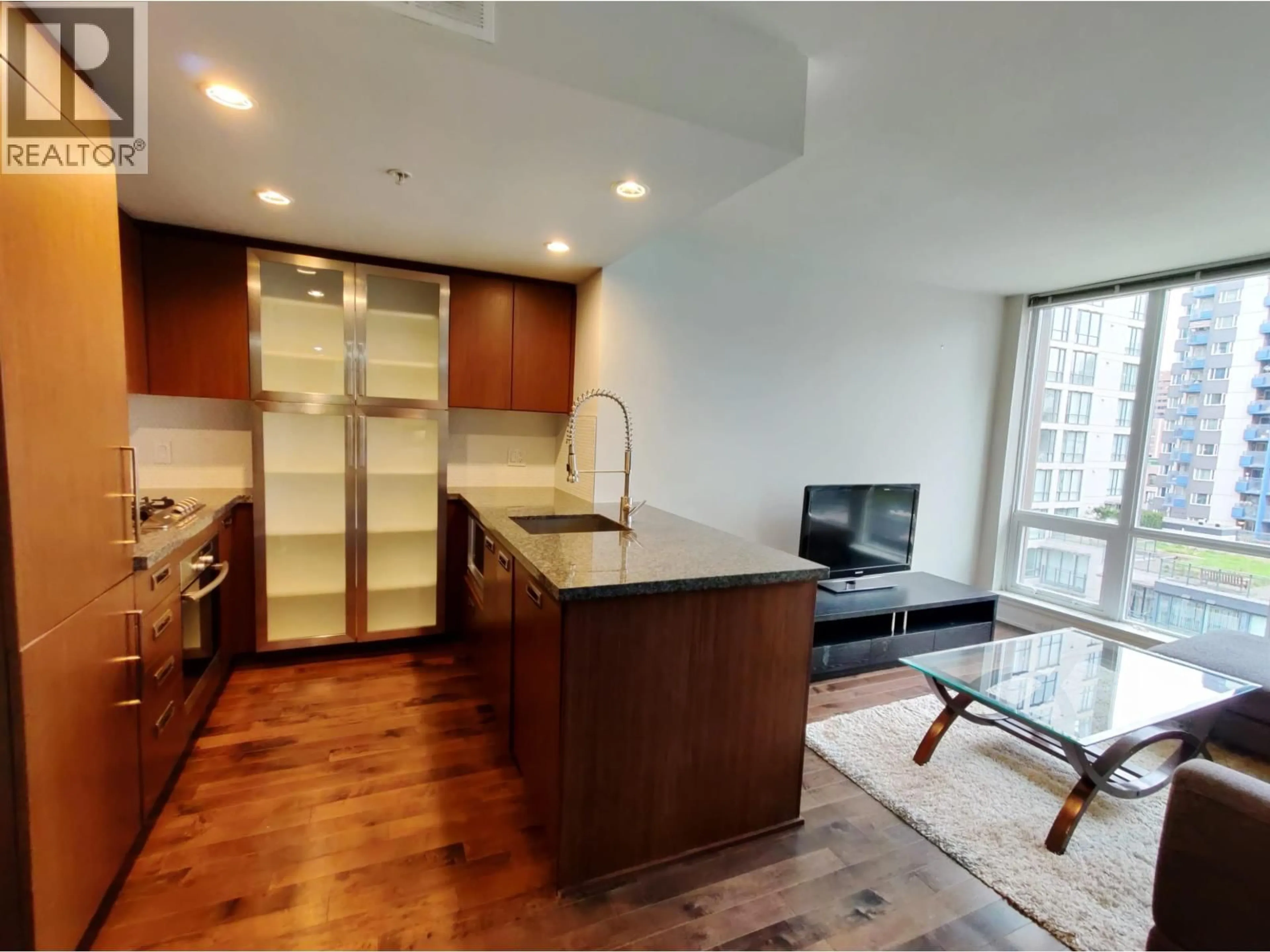 Open concept kitchen, unknown for 1002 - 1055 RICHARDS STREET, Vancouver British Columbia V6B0C2