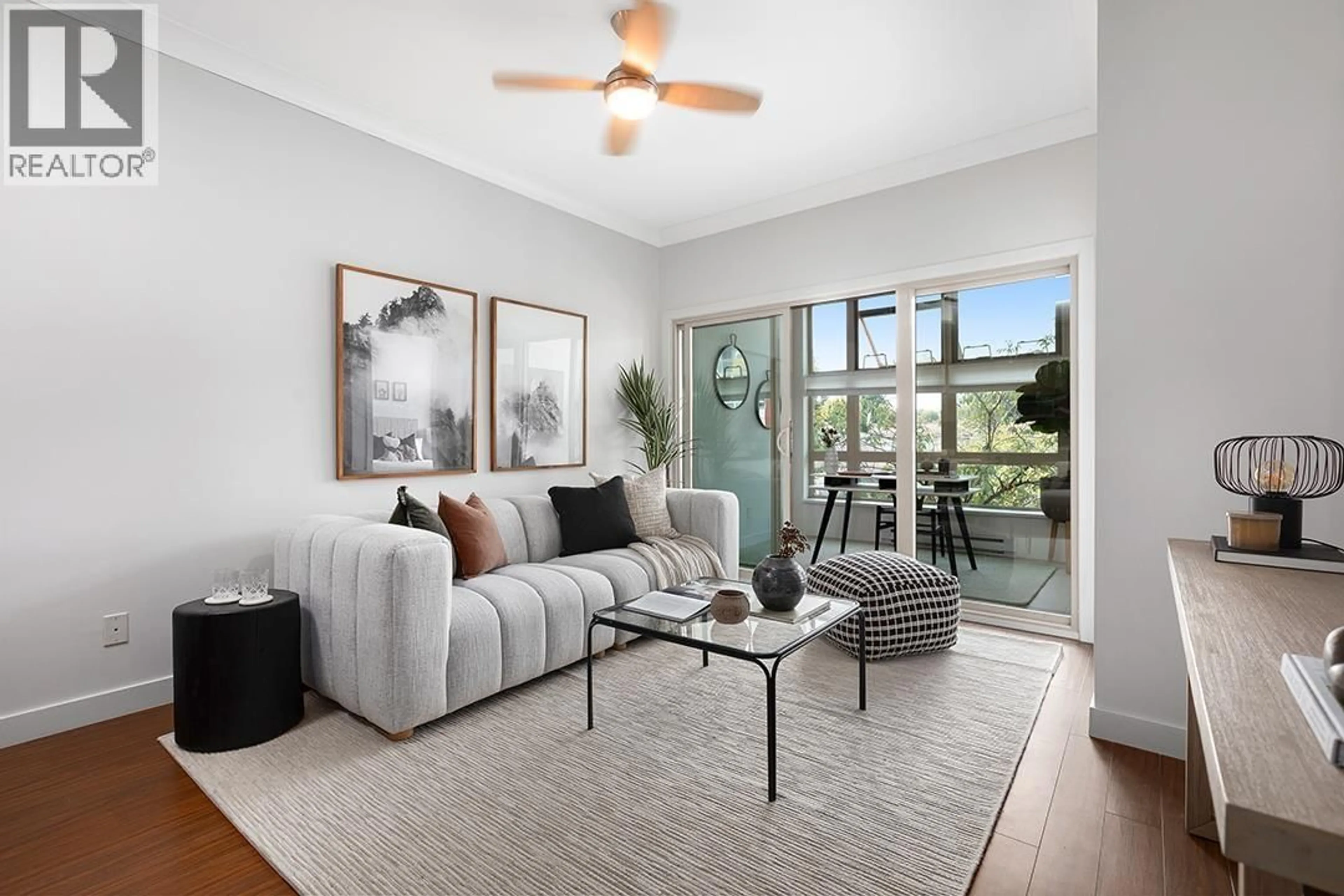 Living room with furniture, unknown for 207 - 707 20TH AVENUE, Vancouver British Columbia V5V0B3