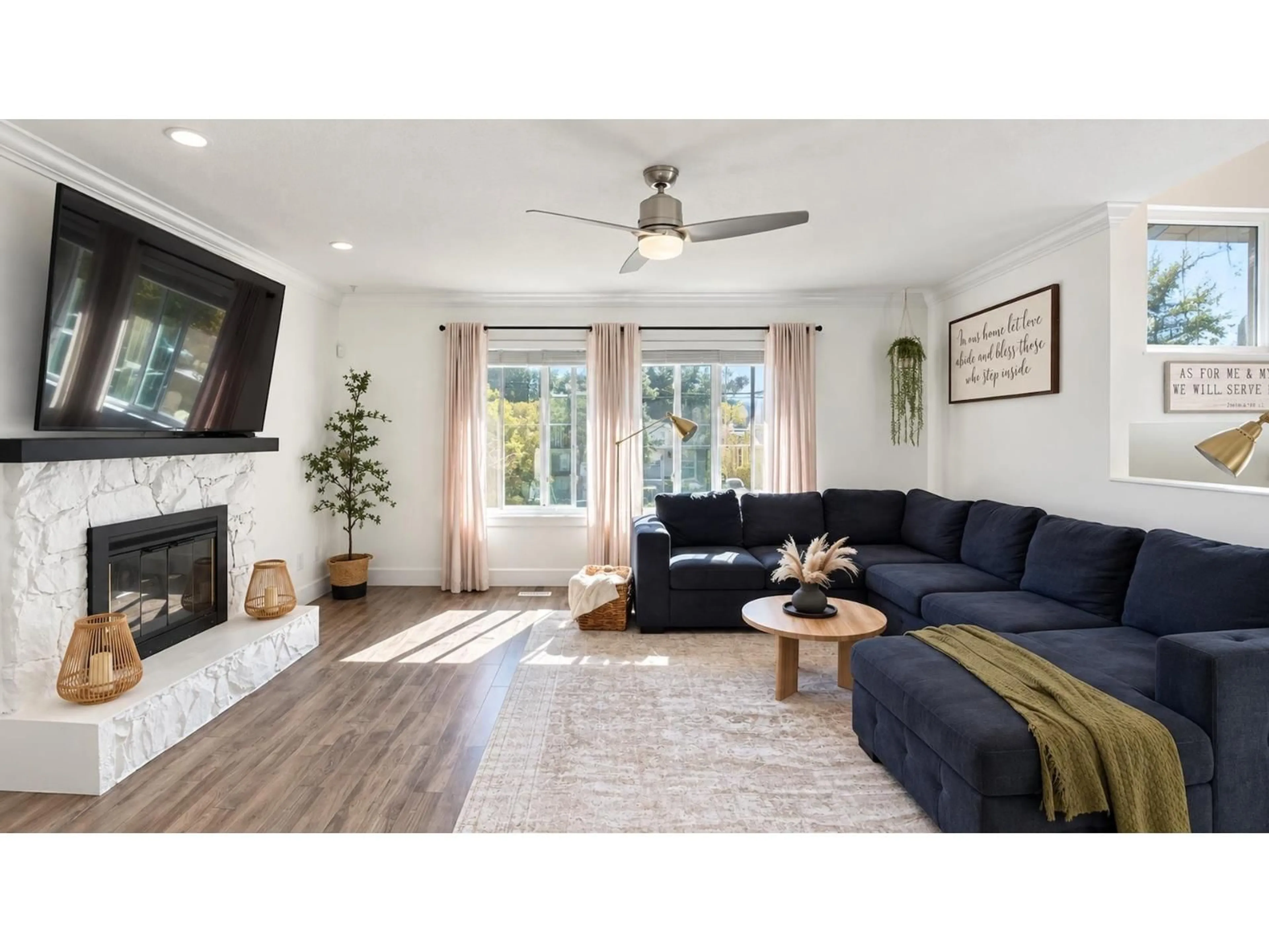 Living room with furniture, unknown for 7545 143 STREET, Surrey British Columbia V3W5P2