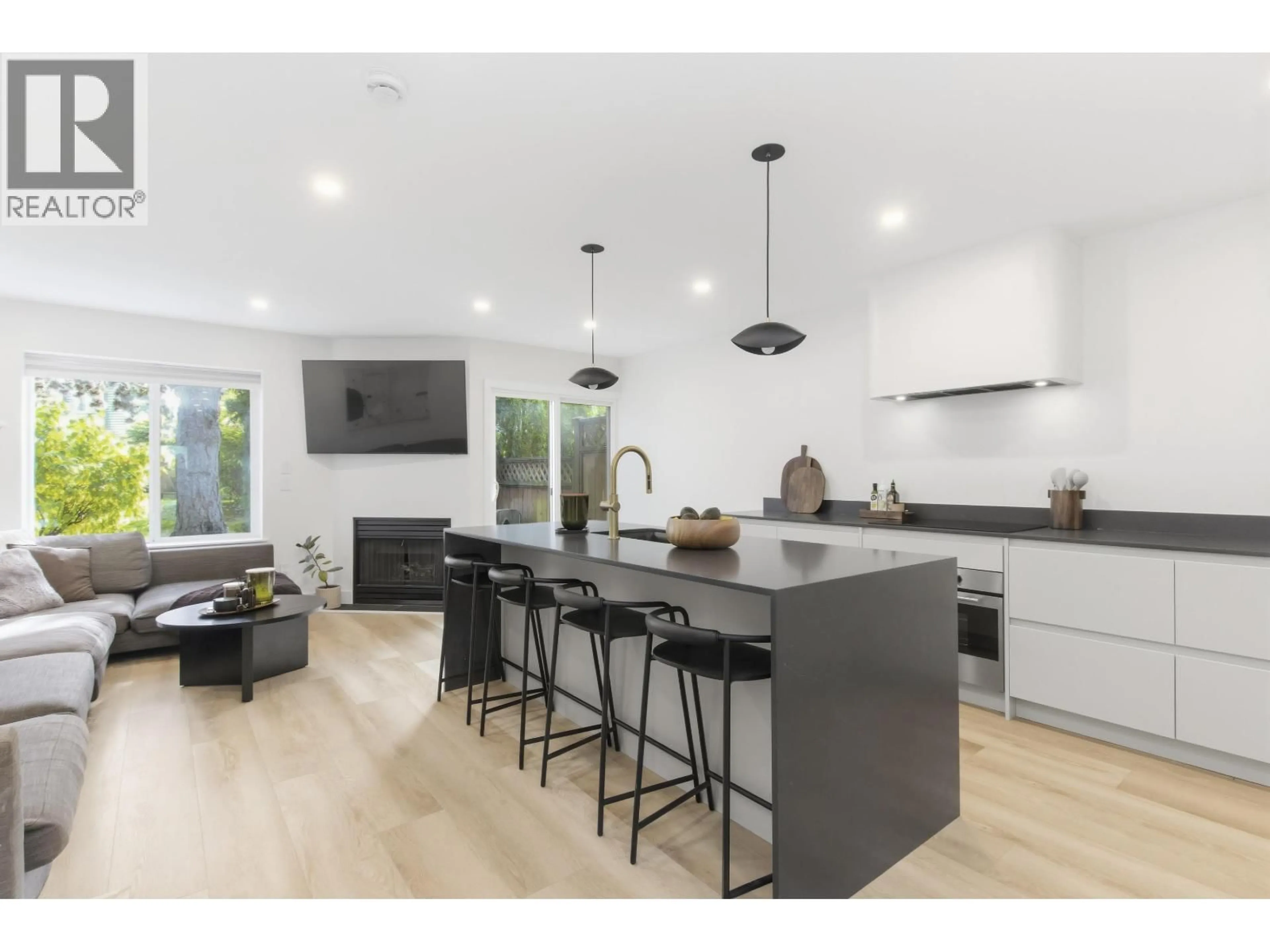 Open concept kitchen, unknown for 16 - 40200 GOVERNMENT ROAD, Squamish British Columbia V8B0G6