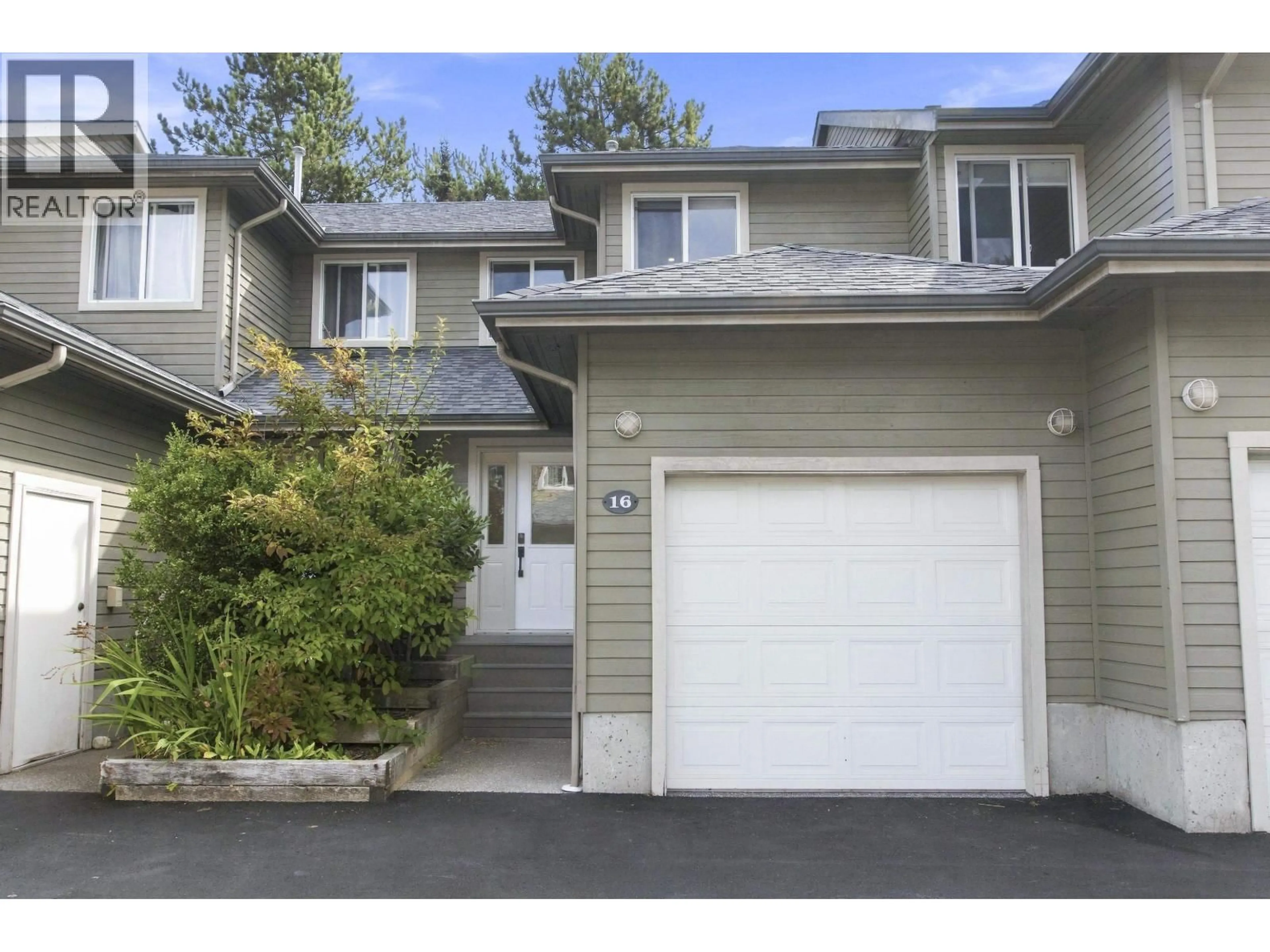 Home with vinyl exterior material, street for 16 - 40200 GOVERNMENT ROAD, Squamish British Columbia V8B0G6