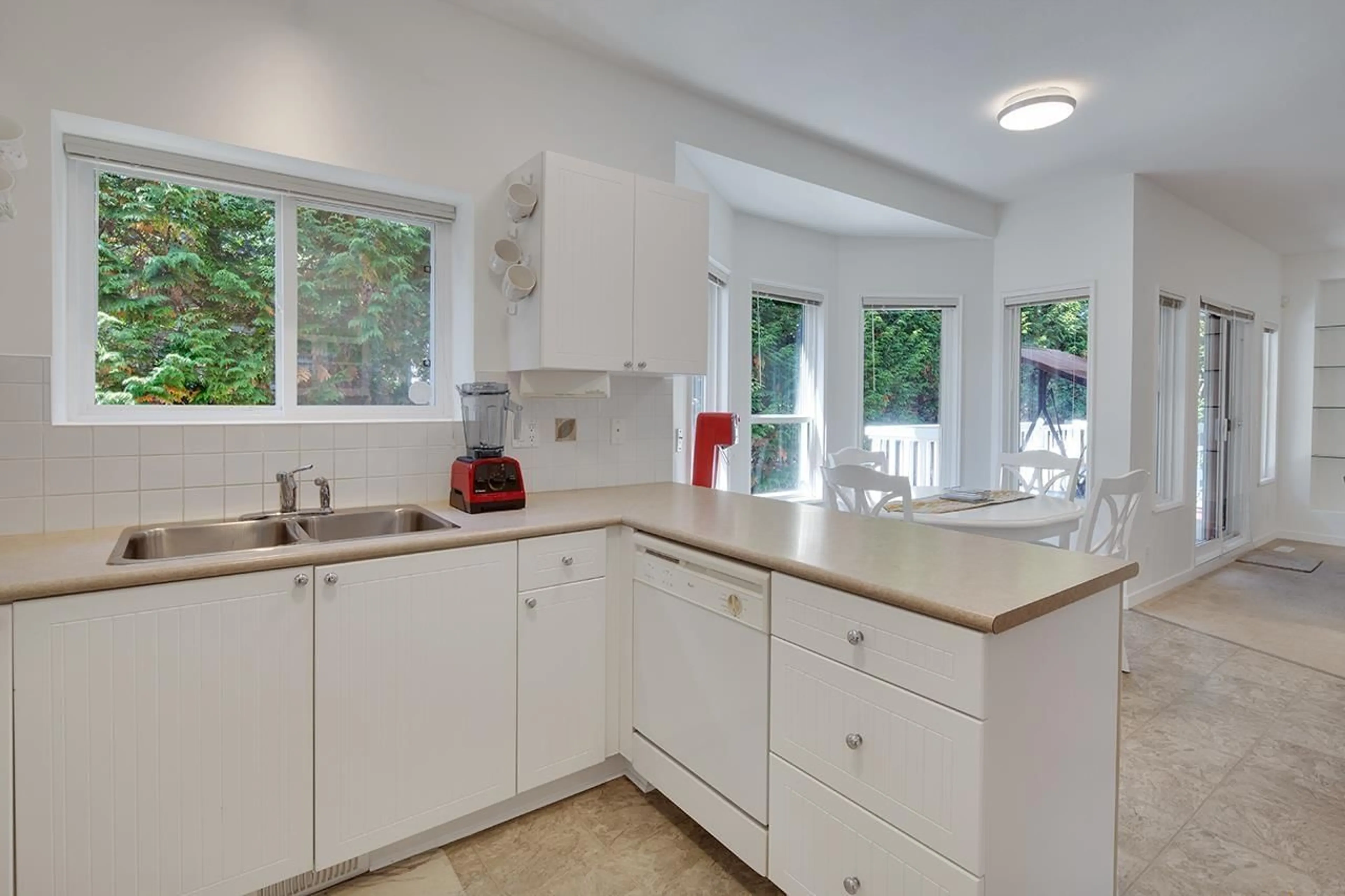 Unknown for 6615 205 STREET, Langley British Columbia V2Y2X8