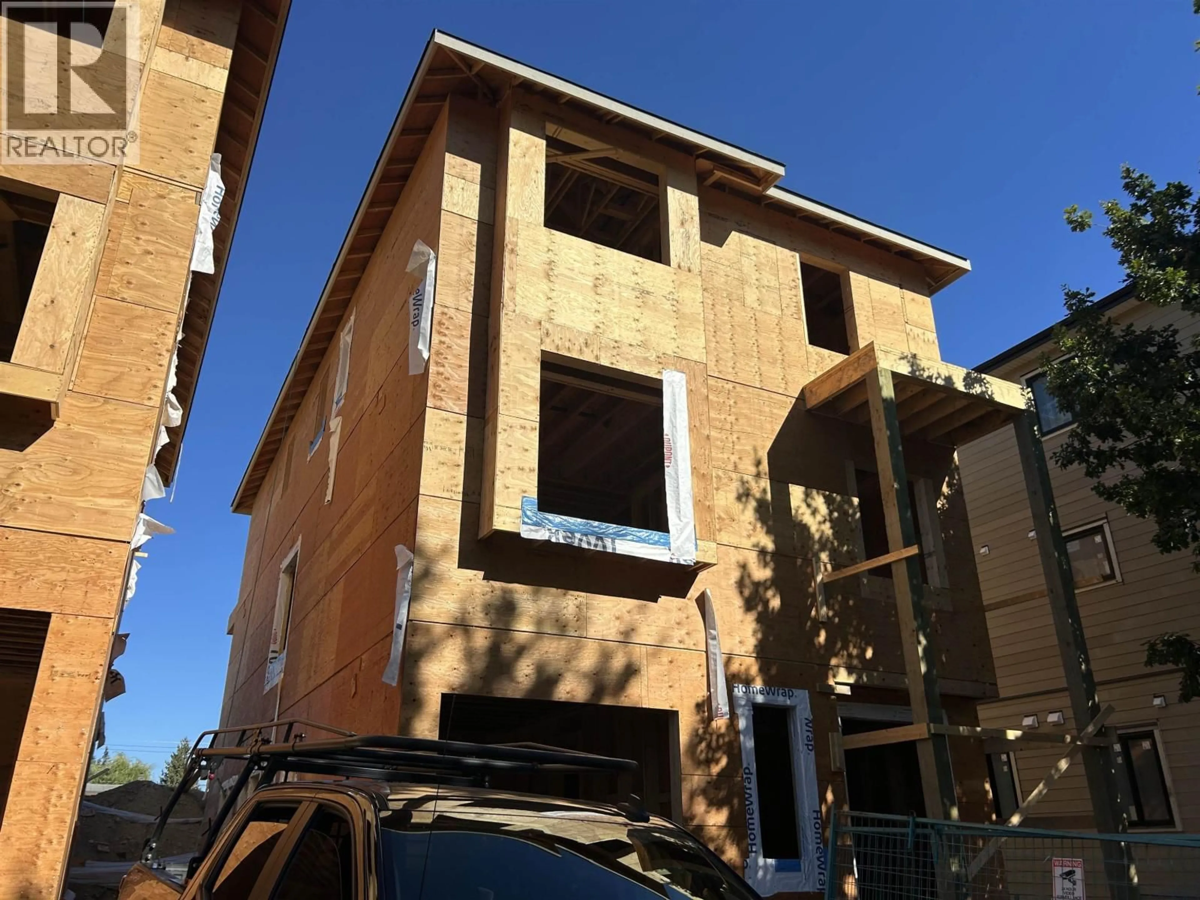 Home with brick exterior material, building for 4 - 7337 DOW AVENUE, Burnaby British Columbia V5J3X3
