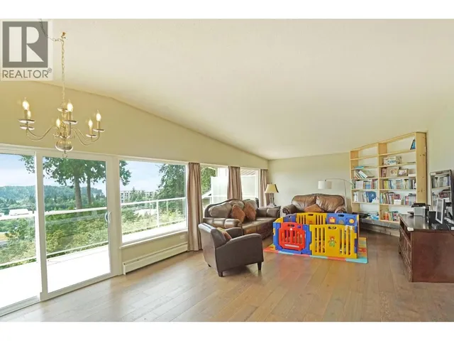 850 ESQUIMALT AVENUE, West Vancouver 3