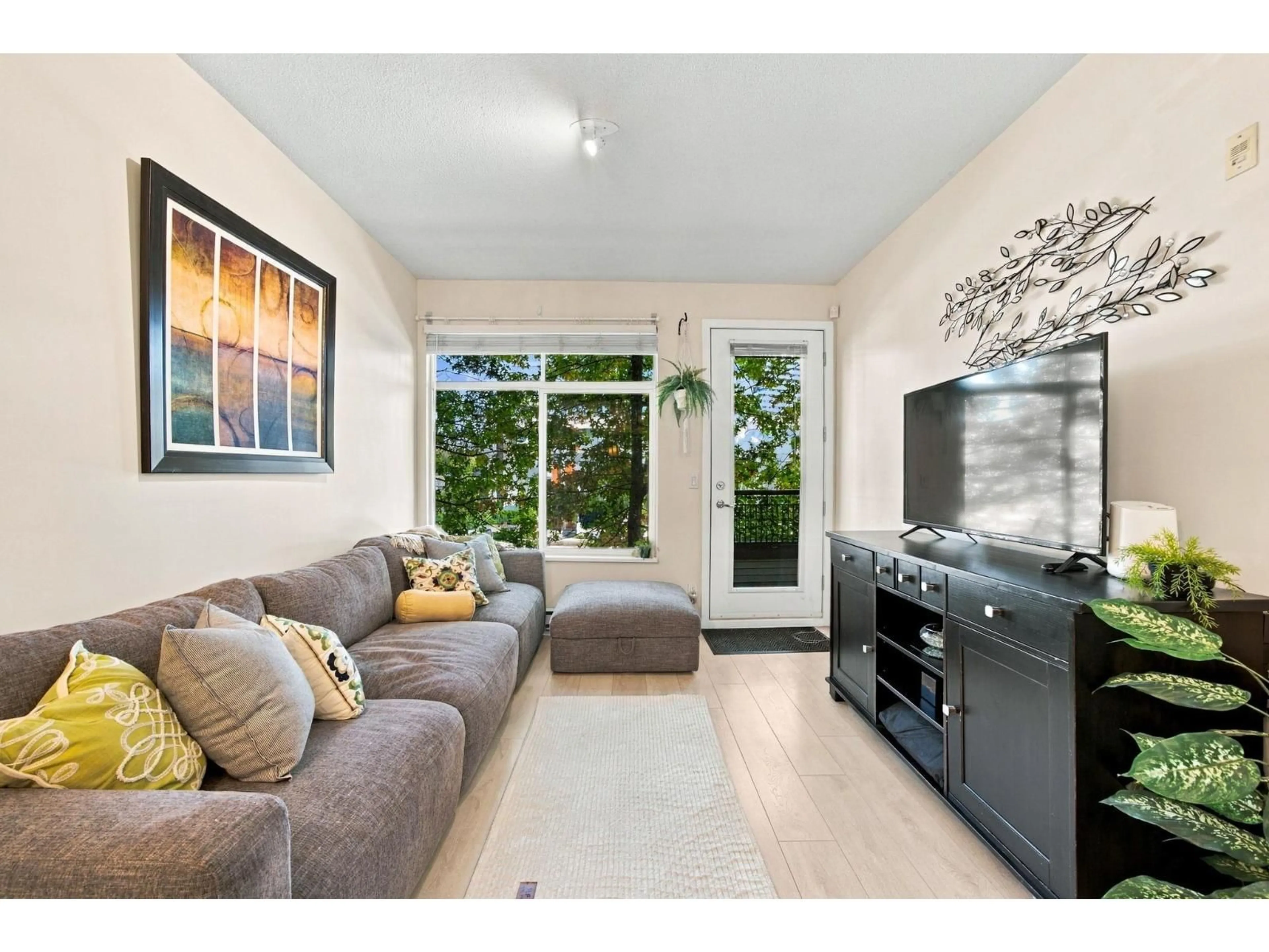 Living room with furniture, unknown for 206 - 10499 UNIVERSITY DRIVE, Surrey British Columbia V3T0A4