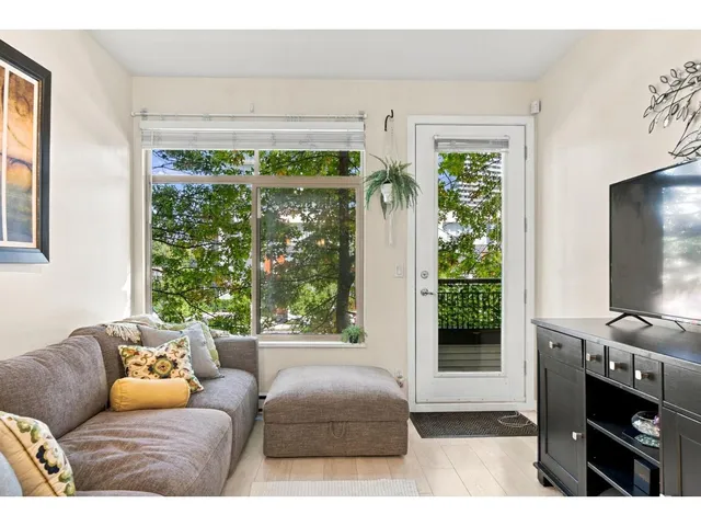 206 - 10499 UNIVERSITY DRIVE, Surrey 5