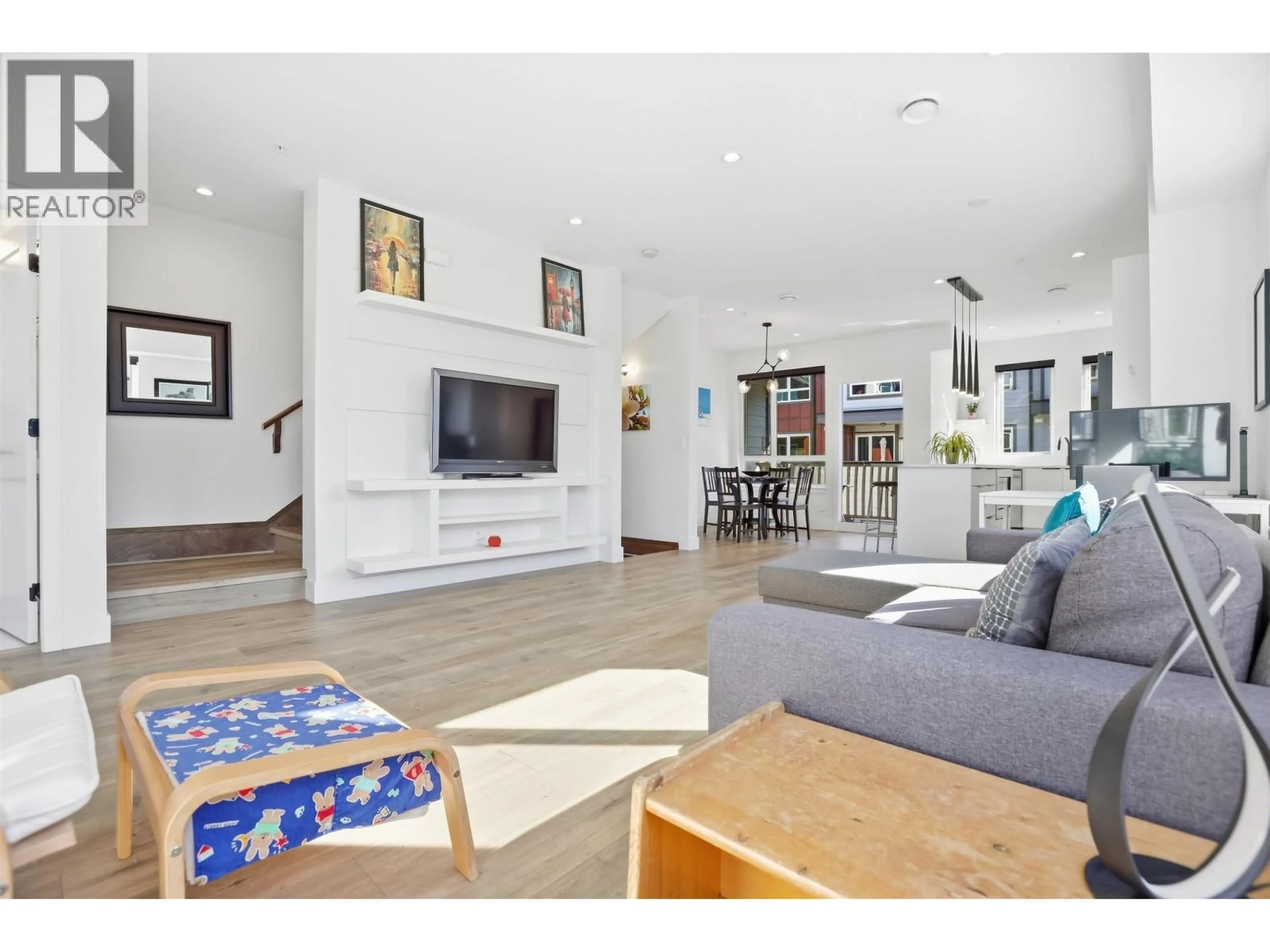 Living room with furniture, unknown for 38 - 11851 232 STREET, Maple Ridge British Columbia V2X6S8