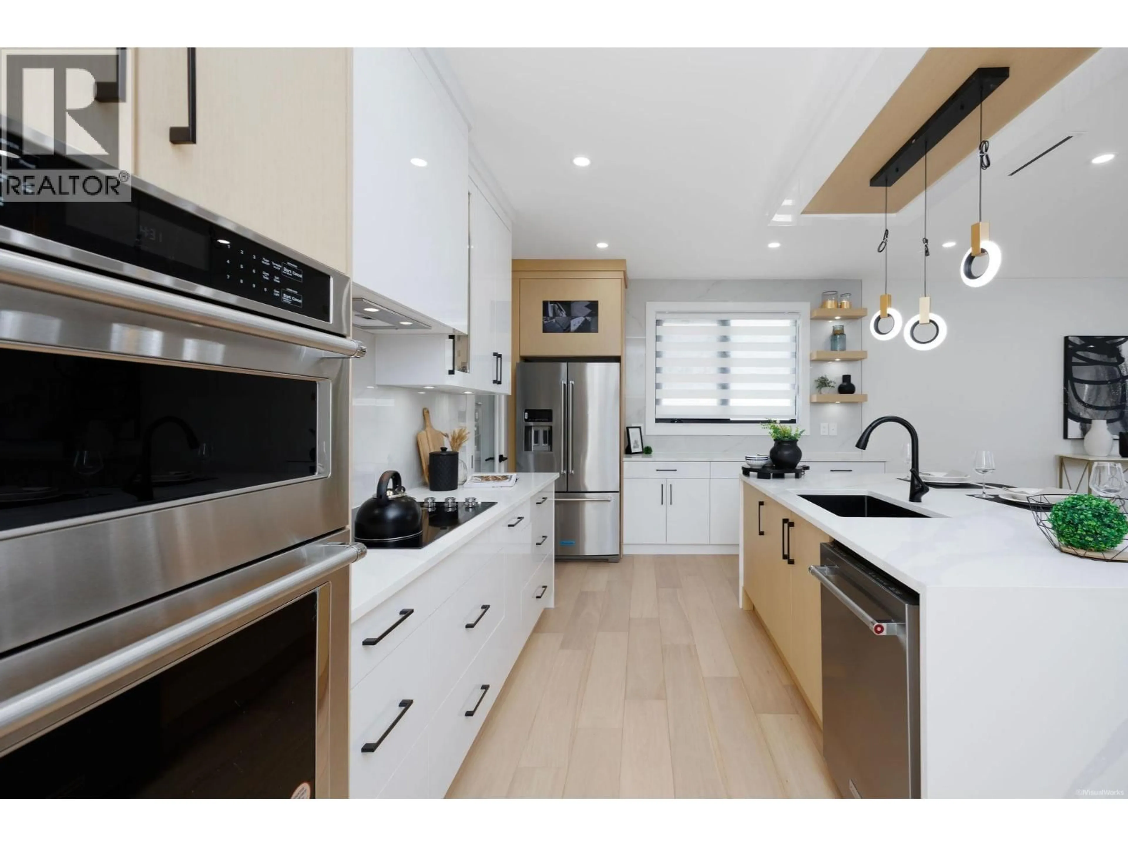 Contemporary kitchen, unknown for 970 LAUREL COURT, Coquitlam British Columbia V3C5M1
