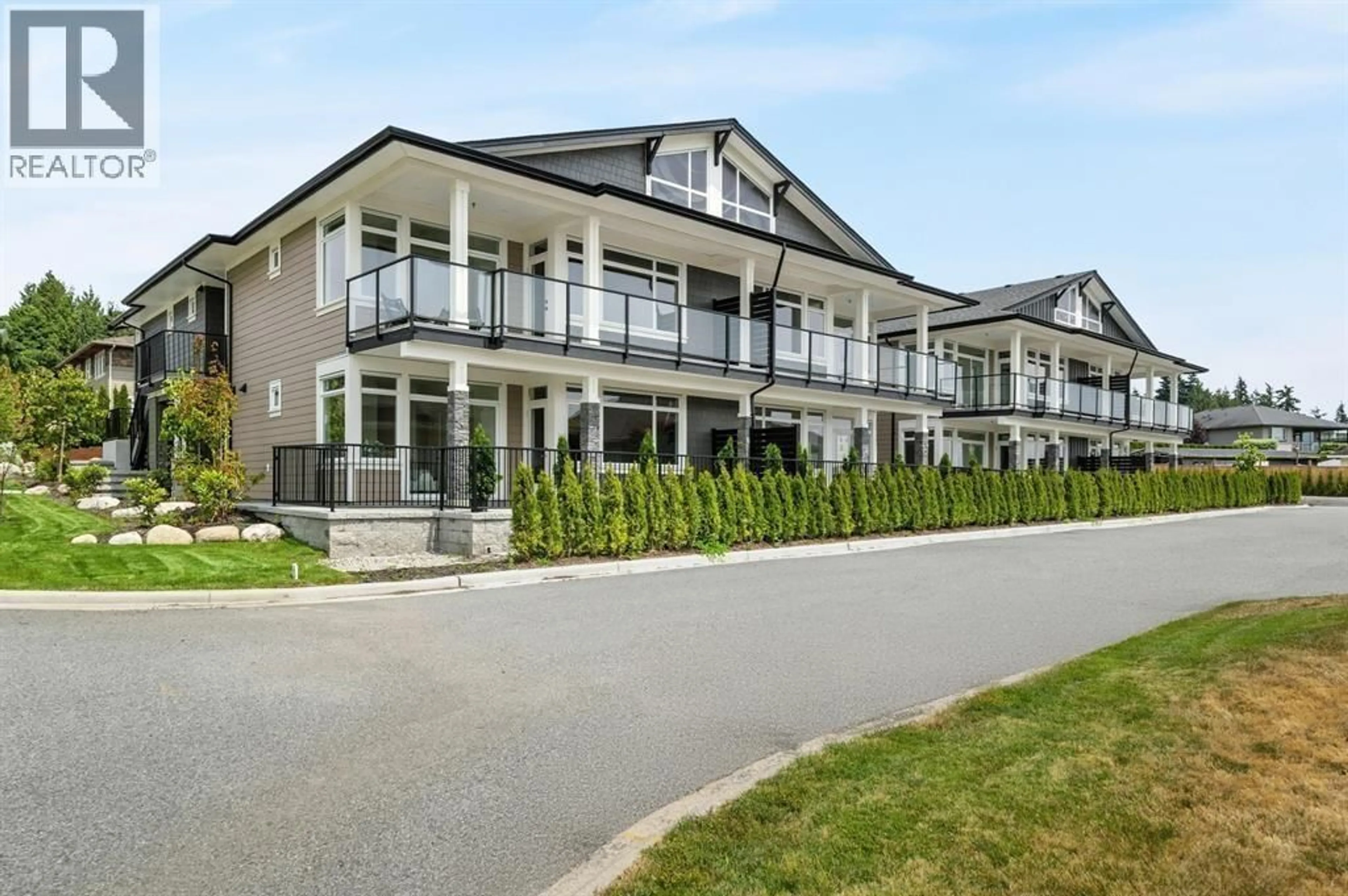 Patio, unknown for 4 - 5522 MCCOURT ROAD, Sechelt British Columbia V0N3A7