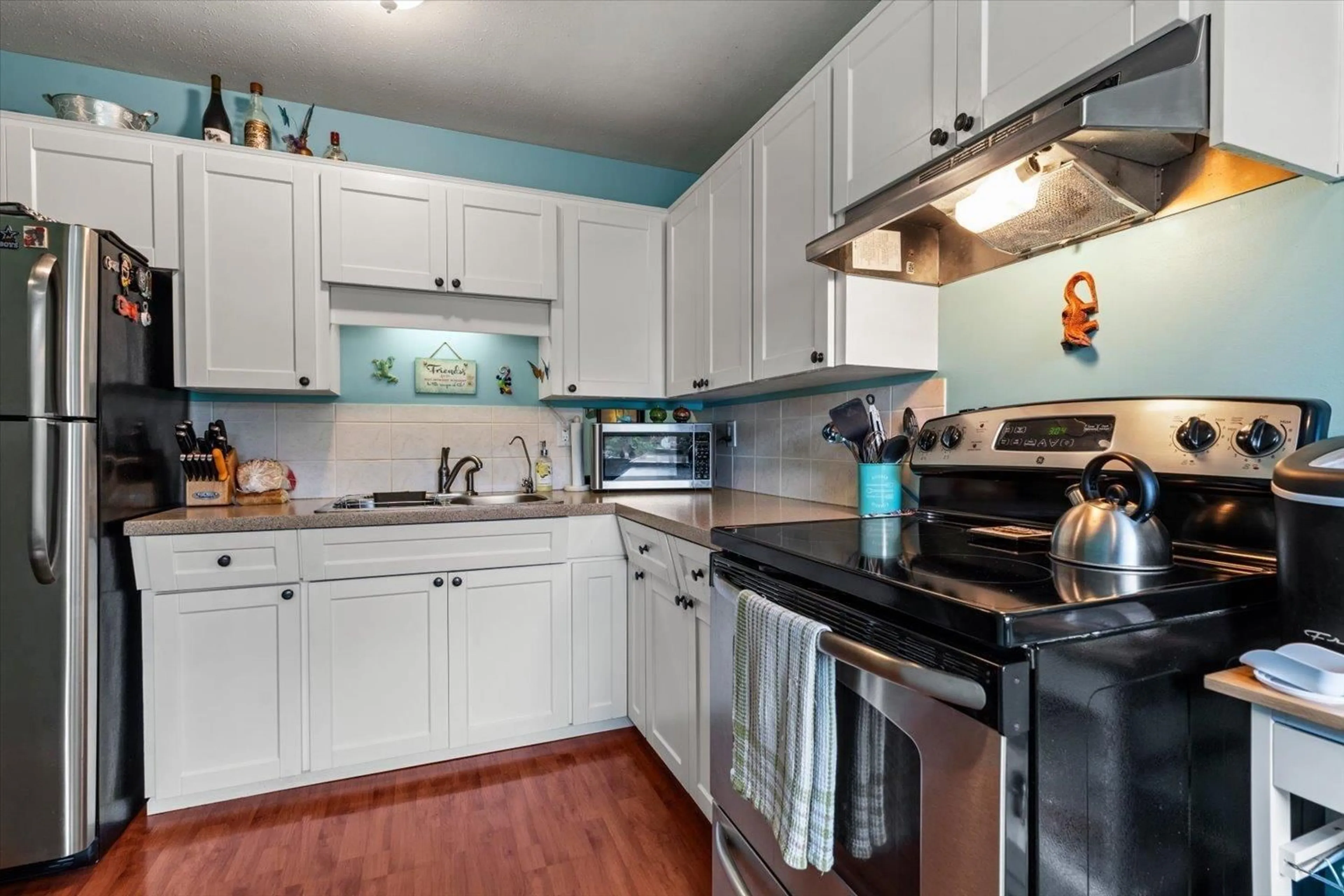 Standard kitchen, unknown for 50 - 32310 MOUAT DRIVE, Abbotsford British Columbia V2T4J1