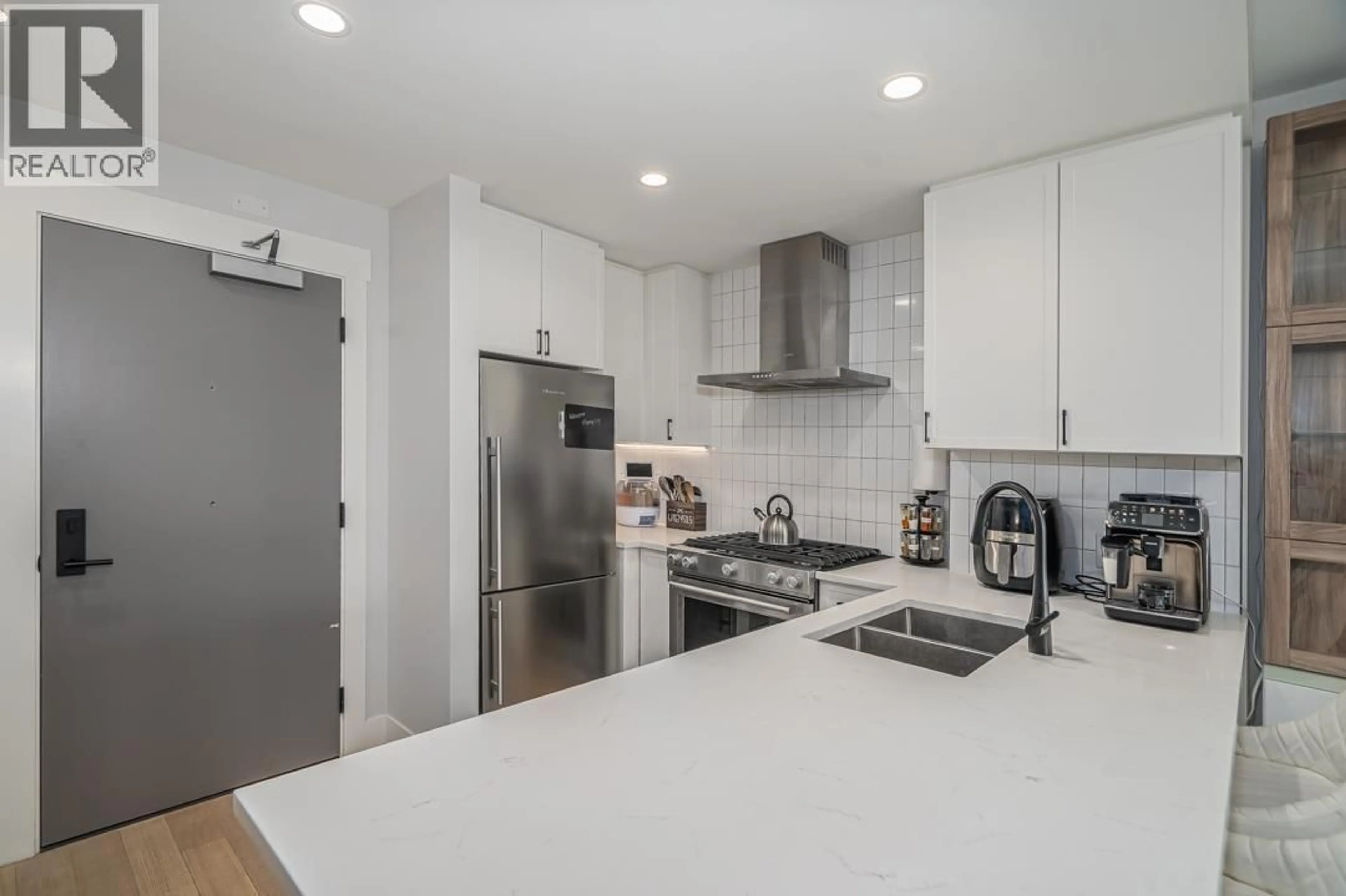 Contemporary kitchen, ceramic/tile floor for 303 - 22226 BROWN AVENUE, Maple Ridge British Columbia V2X4R2
