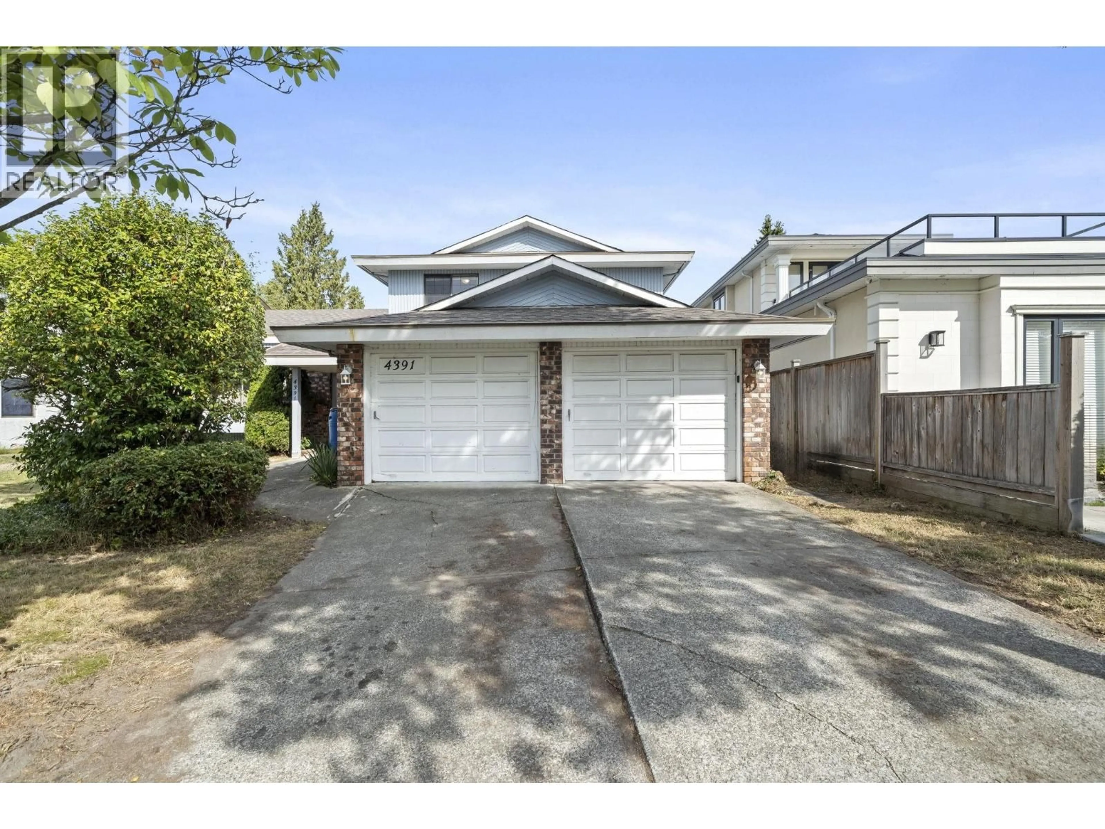 Home with vinyl exterior material, street for 4391 DEERFIELD CRESCENT, Richmond British Columbia V6X2Y4
