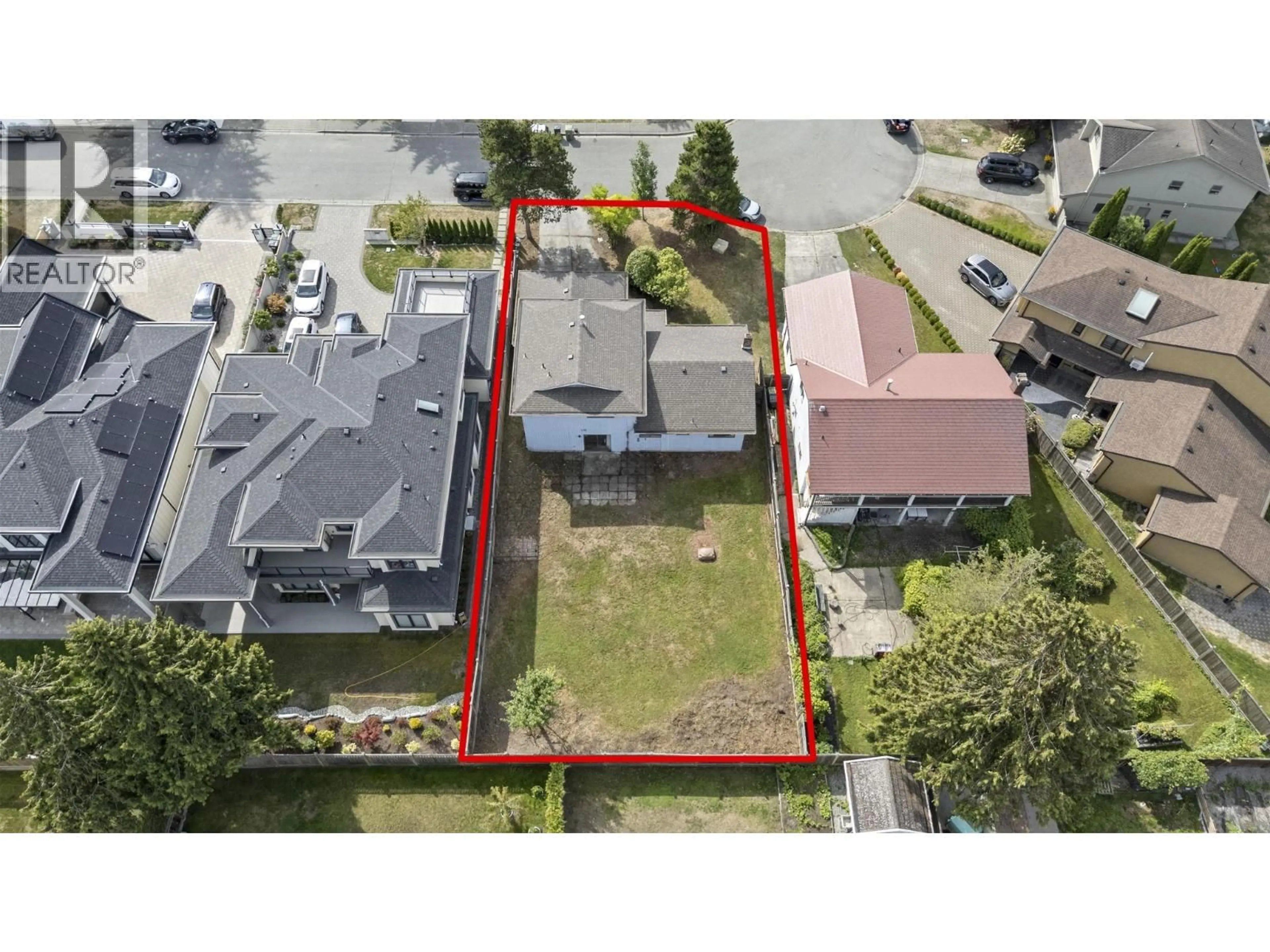 A pic from outside/outdoor area/front of a property/back of a property/a pic from drone, street for 4391 DEERFIELD CRESCENT, Richmond British Columbia V6X2Y4
