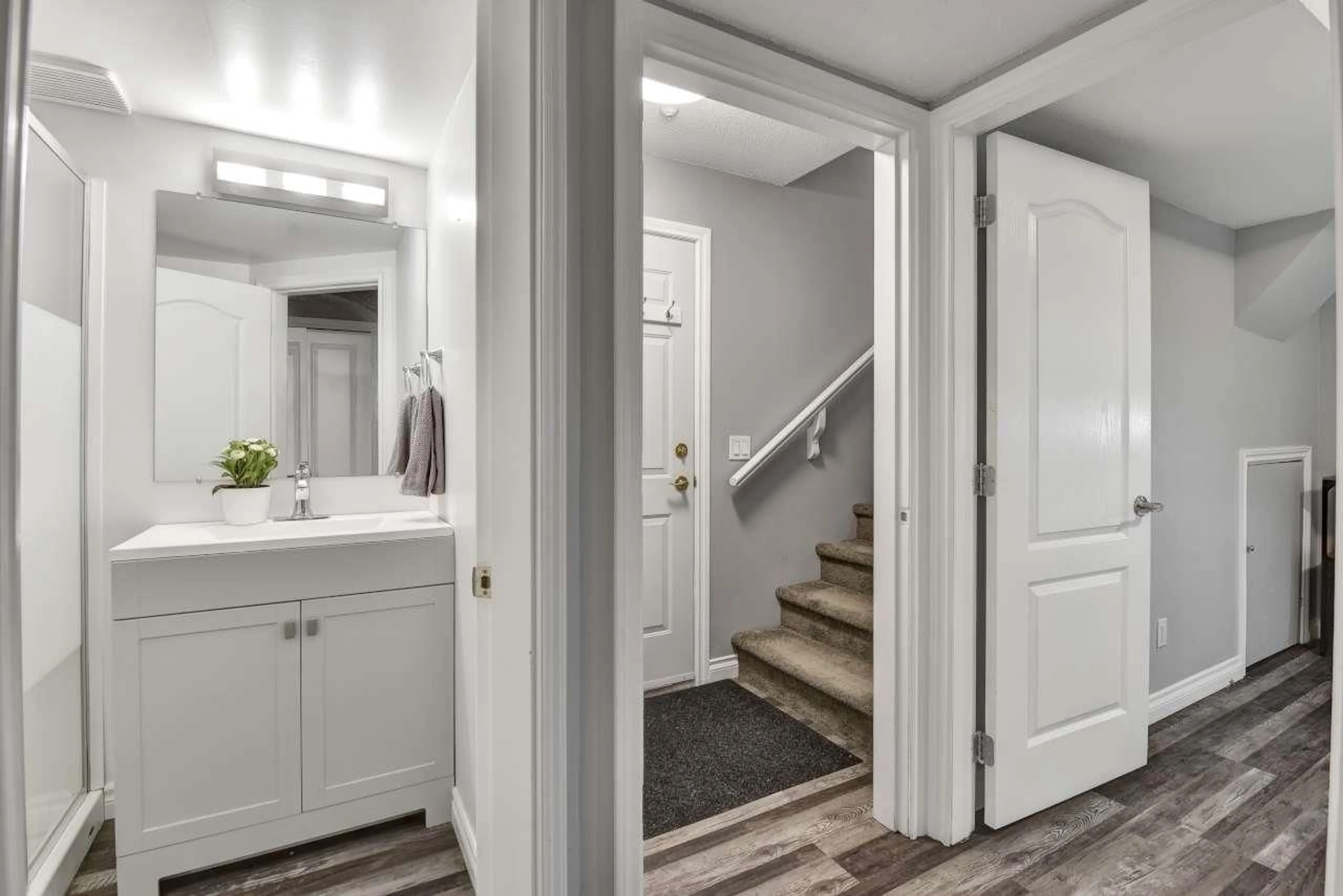 Indoor entryway for 18 - 20750 TELEQRAPH, Langley British Columbia V1M2W1