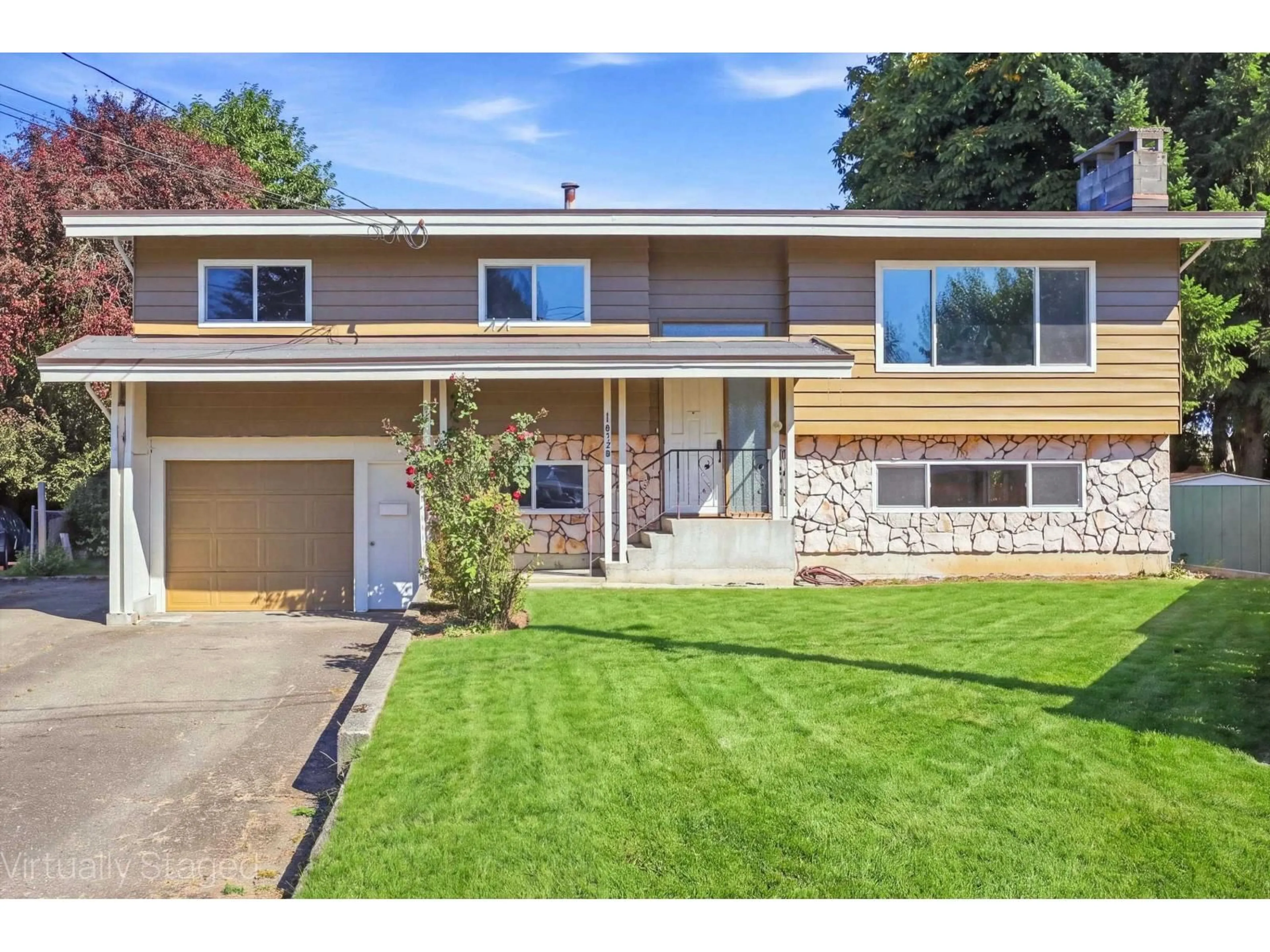 Home with vinyl exterior material, street for 10128 SHAMROCK DRIVE, Chilliwack British Columbia V2P5L4