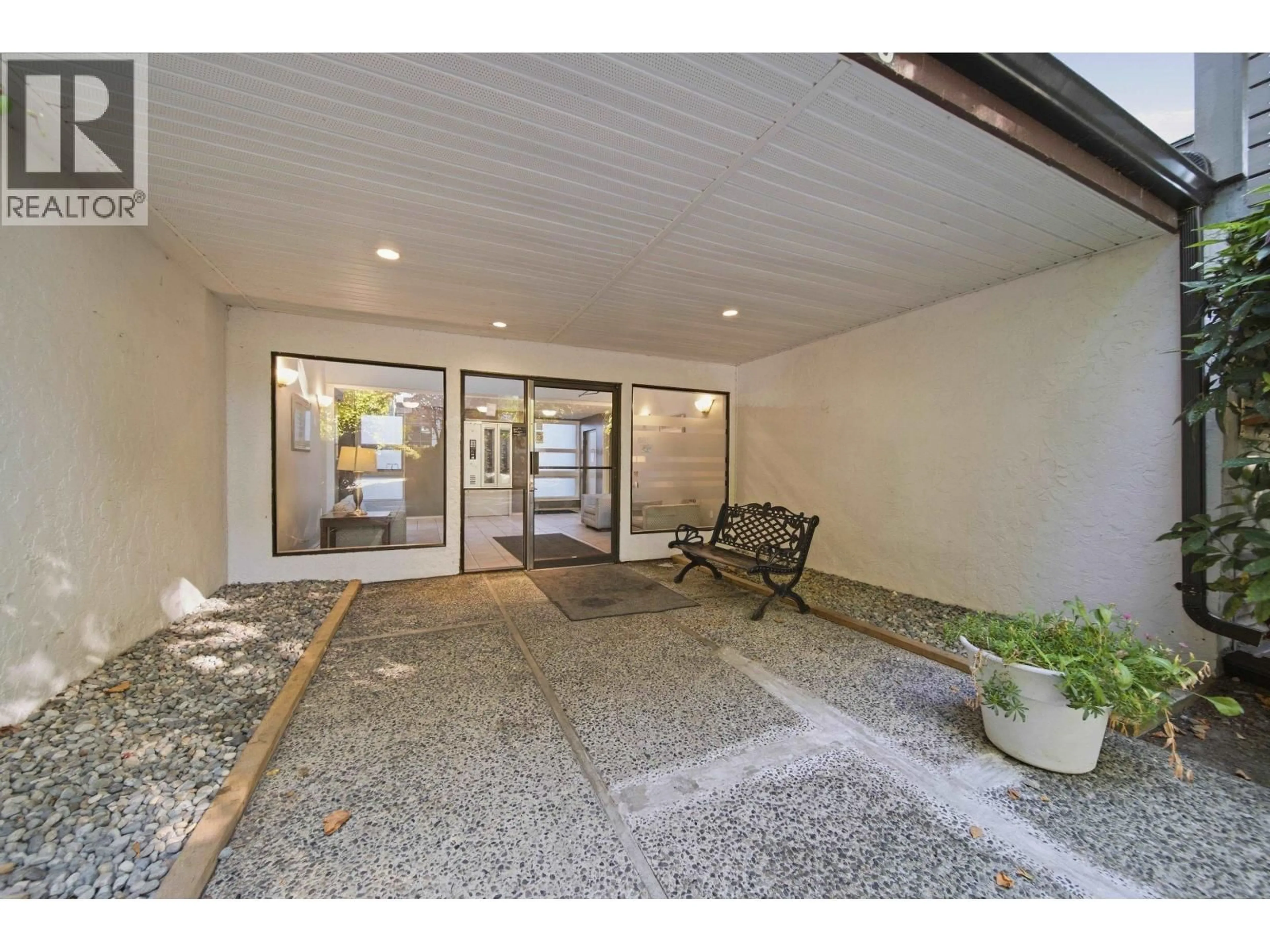 Indoor foyer for 316 - 8880 NO 1 ROAD, Richmond British Columbia V7C4C3
