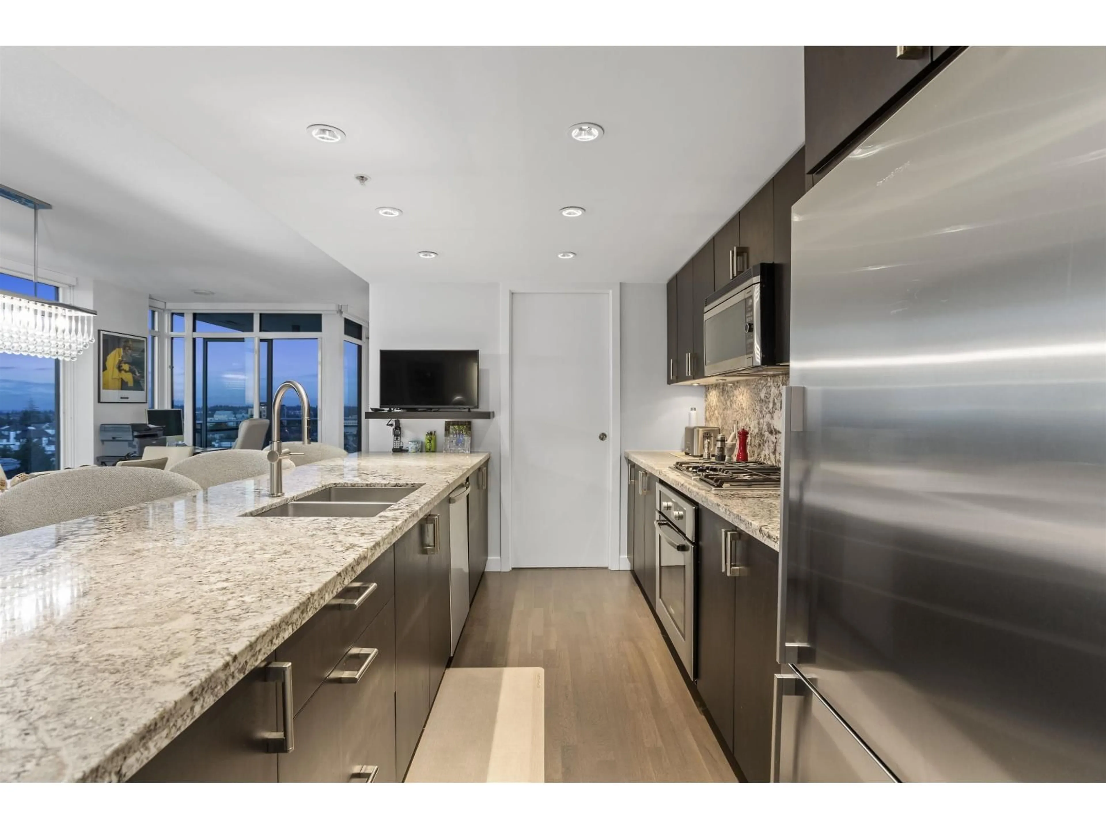 Open concept kitchen, ceramic/tile floor for 1202 - 1455 GEORGE STREET, White Rock British Columbia V4B0A9