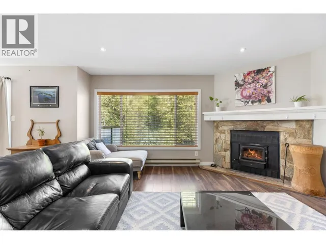 6 - 7467 PROSPECT STREET, Pemberton 2