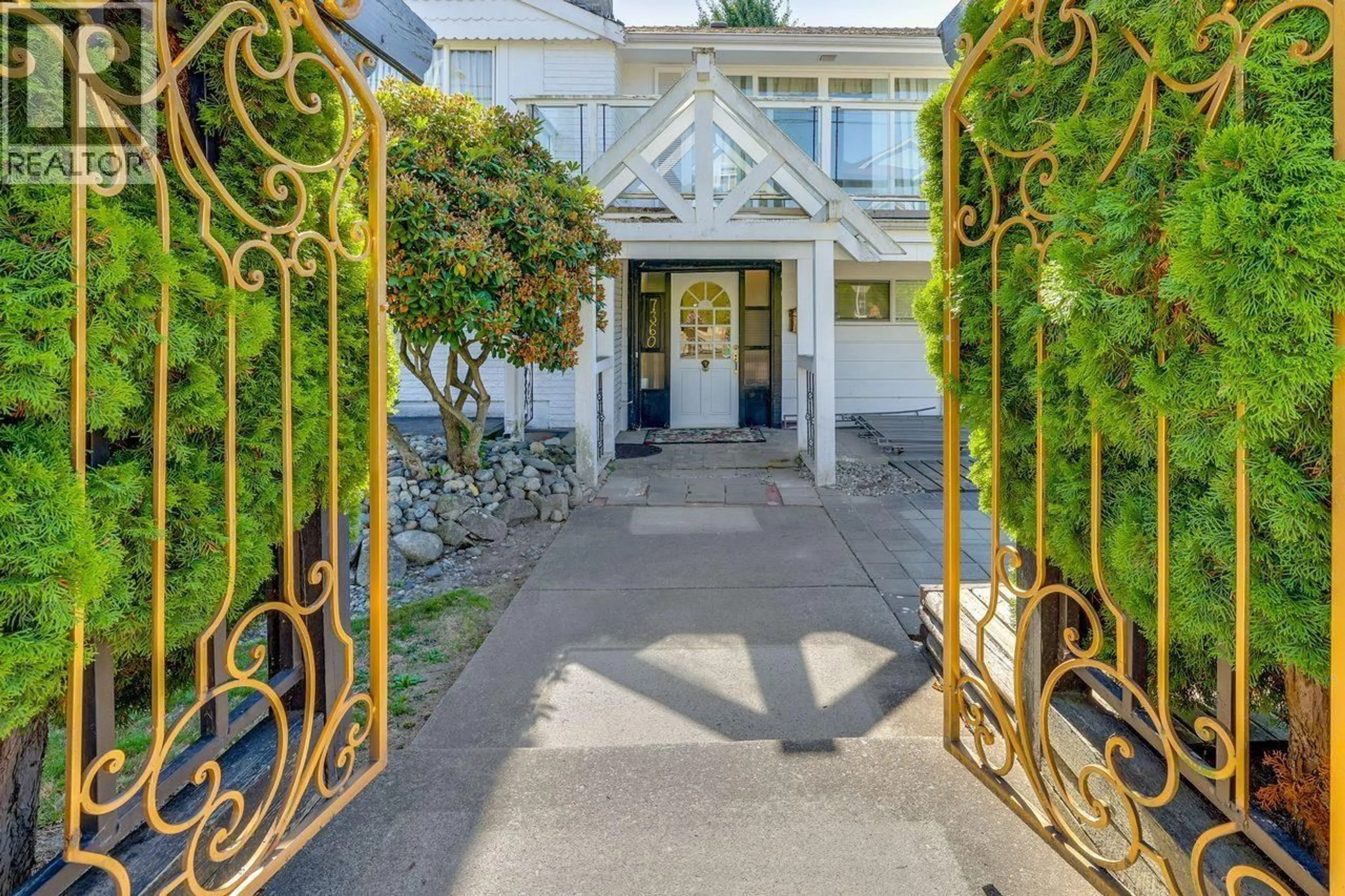Indoor entryway for 7360 WILLIAMS ROAD, Richmond British Columbia V7A1G1