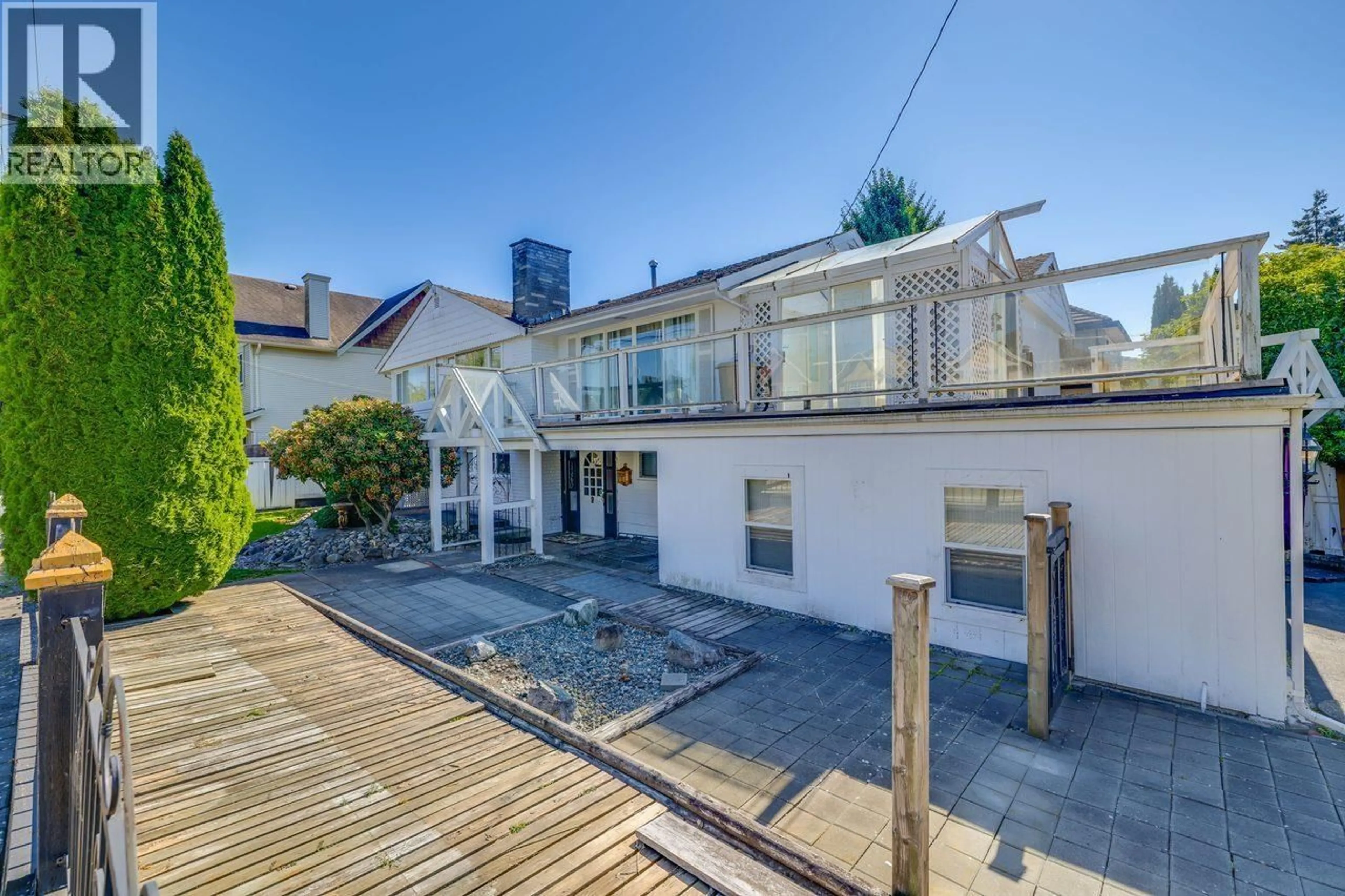 A pic from outside/outdoor area/front of a property/back of a property/a pic from drone, unknown for 7360 WILLIAMS ROAD, Richmond British Columbia V7A1G1