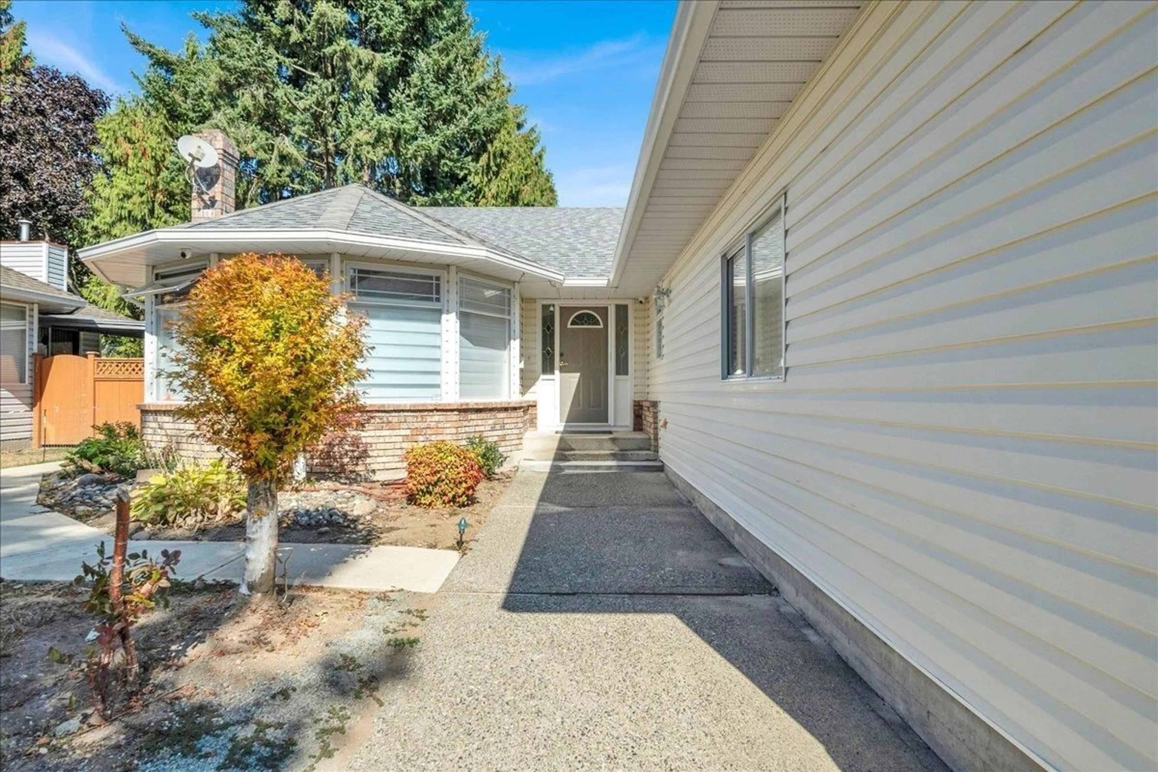 Home with vinyl exterior material, street for 15747 92A AVENUE, Surrey British Columbia V4N3B1