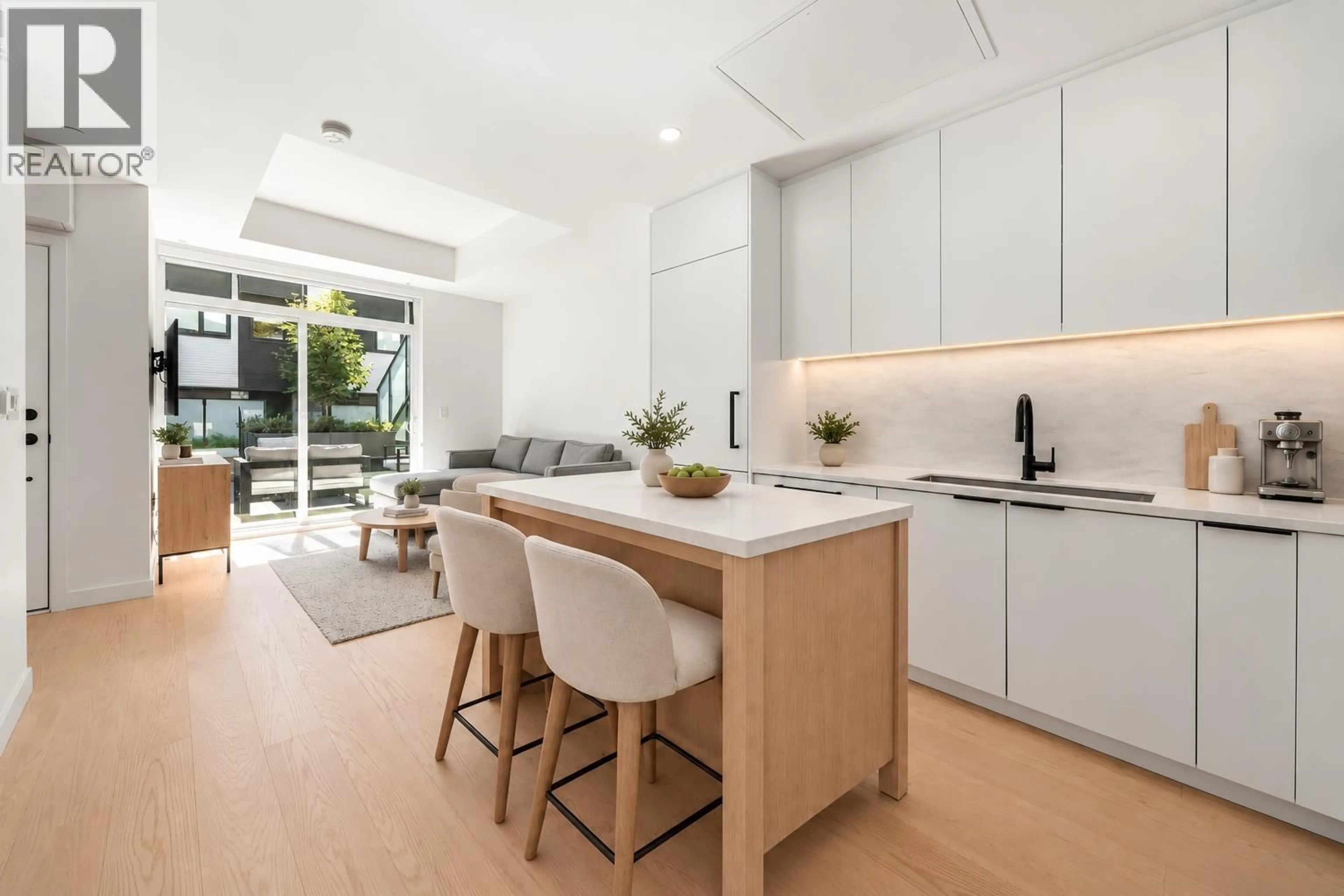 Open concept kitchen, unknown for 127 - 650 2ND STREET, North Vancouver British Columbia V7L1E3