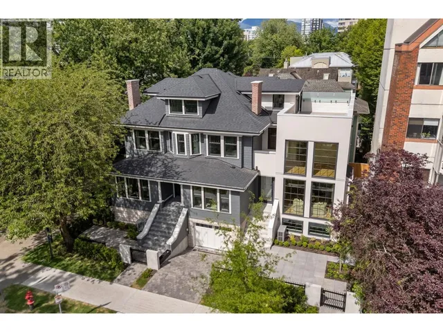 1685 NELSON STREET, Vancouver 4