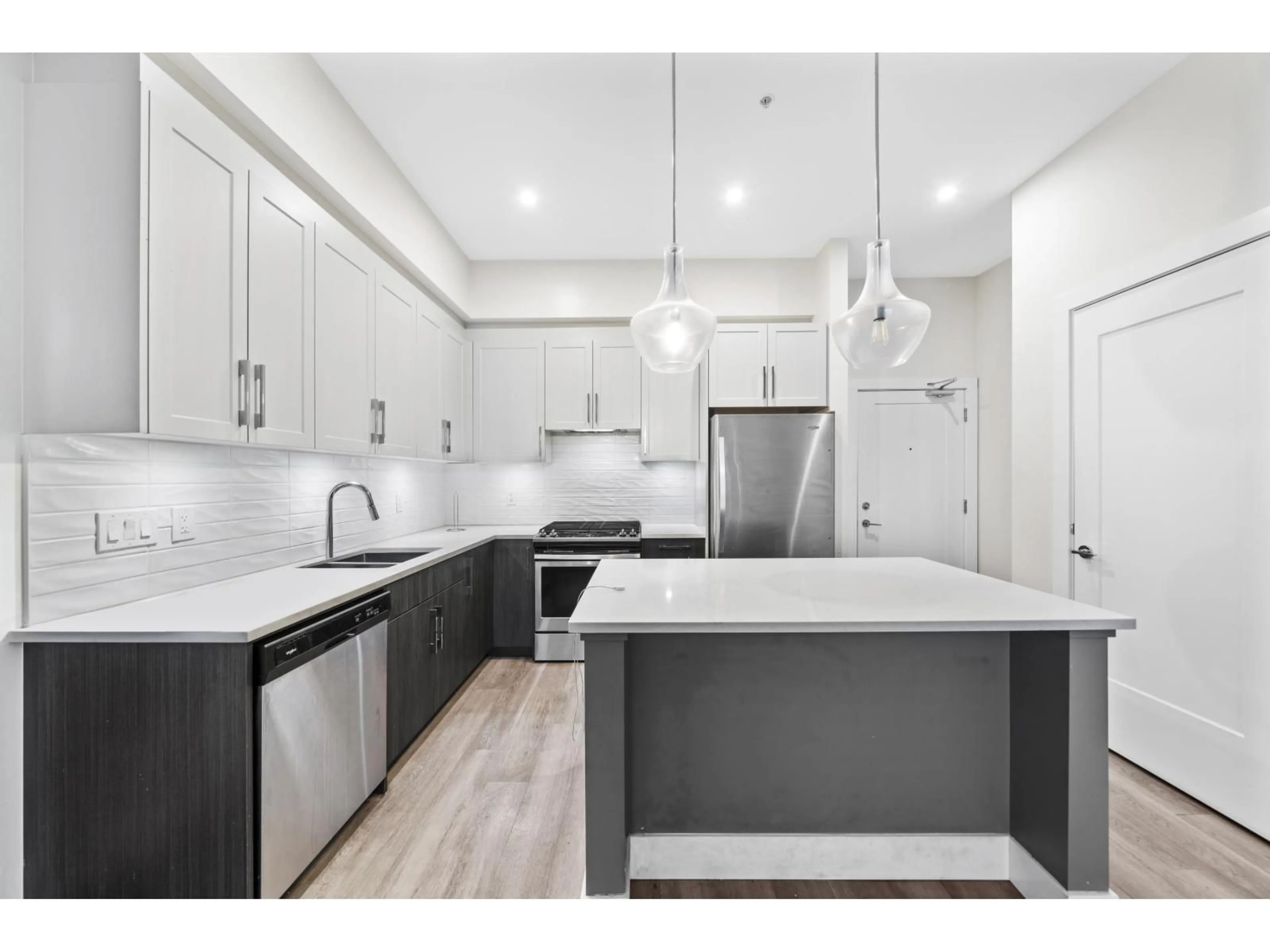 Open concept kitchen, unknown for 109 - 32838 VENTURA AVENUE, Abbotsford British Columbia V2S0M5