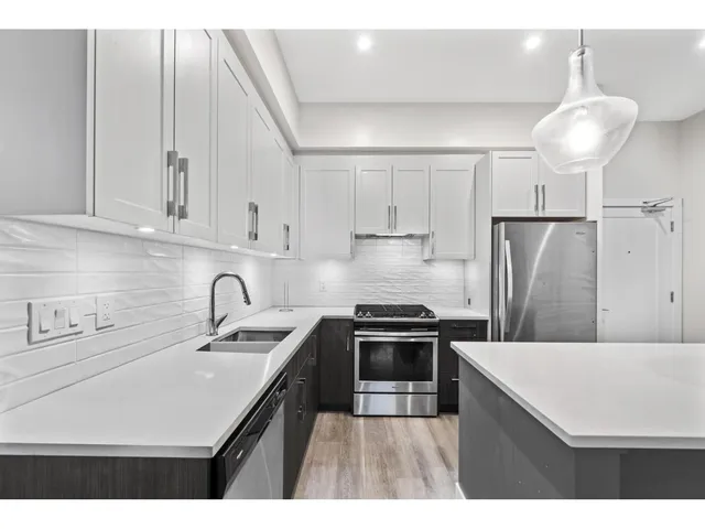 109 - 32838 VENTURA AVENUE, Abbotsford 4