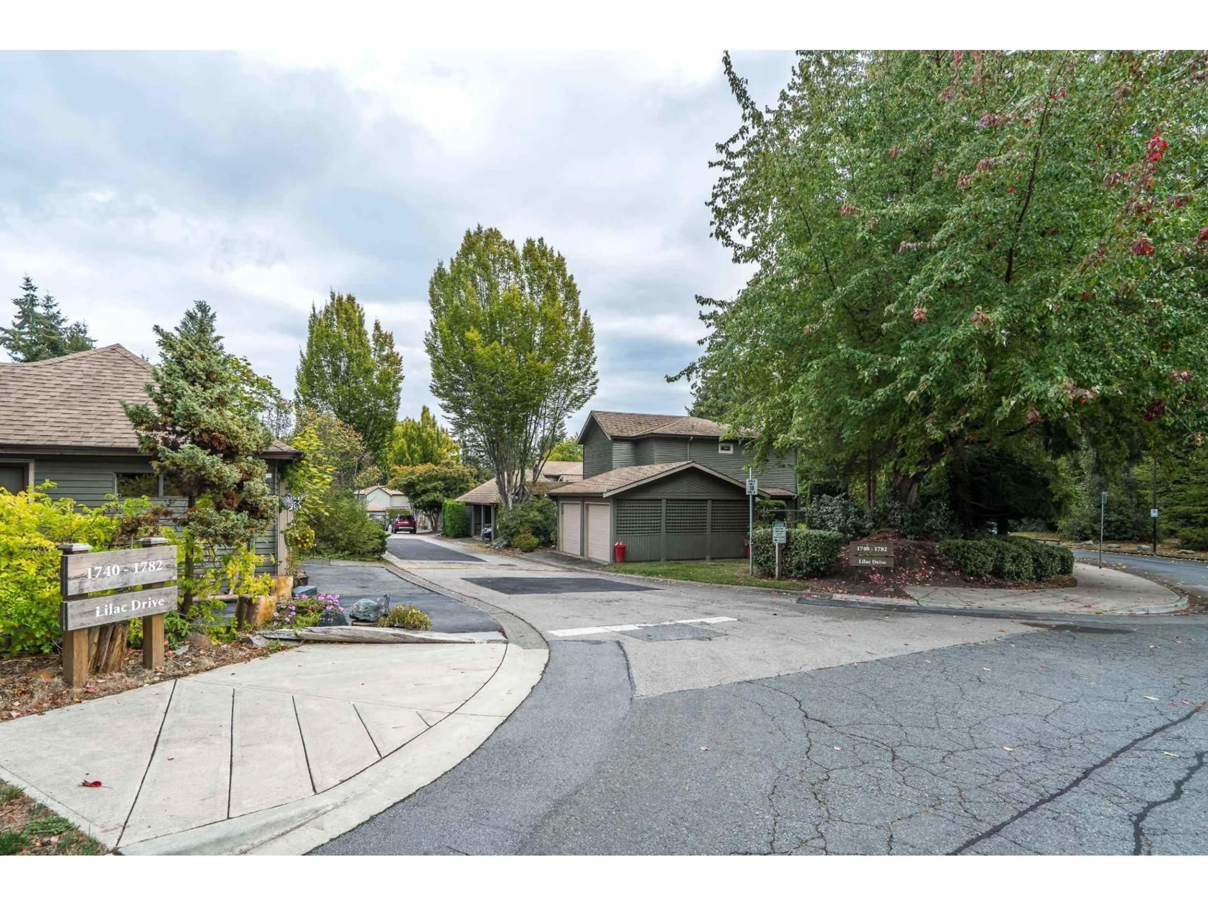 A pic from outside/outdoor area/front of a property/back of a property/a pic from drone, street for 1768 LILAC DRIVE, Surrey British Columbia V4A5C9